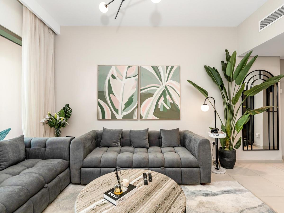 Royal Vista - Luxury 2BR Apartment at Downtown Views II - Downtown