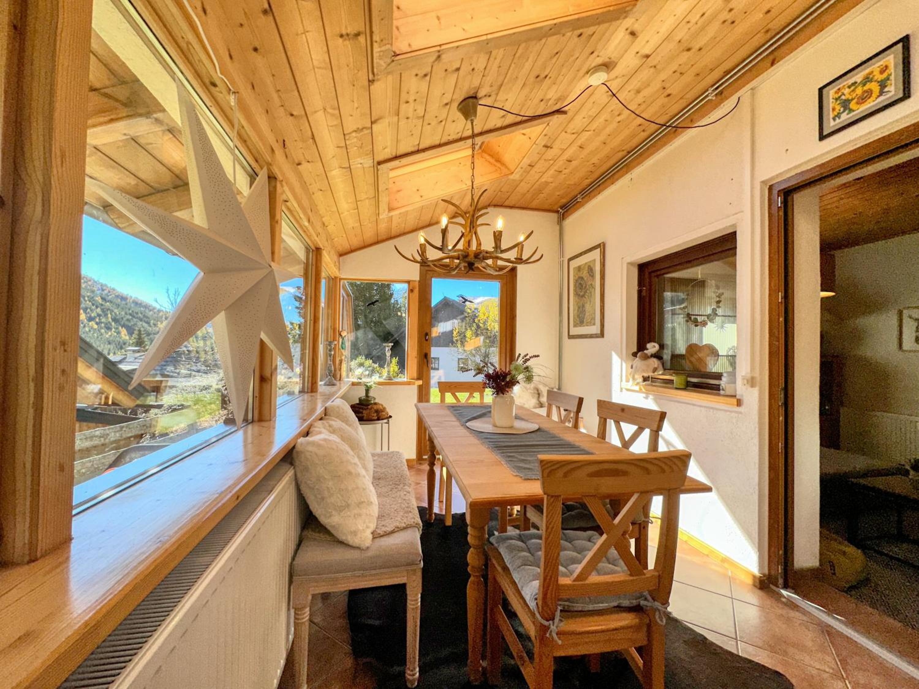 Sunny apartment Ula, close to Brunnachbahn