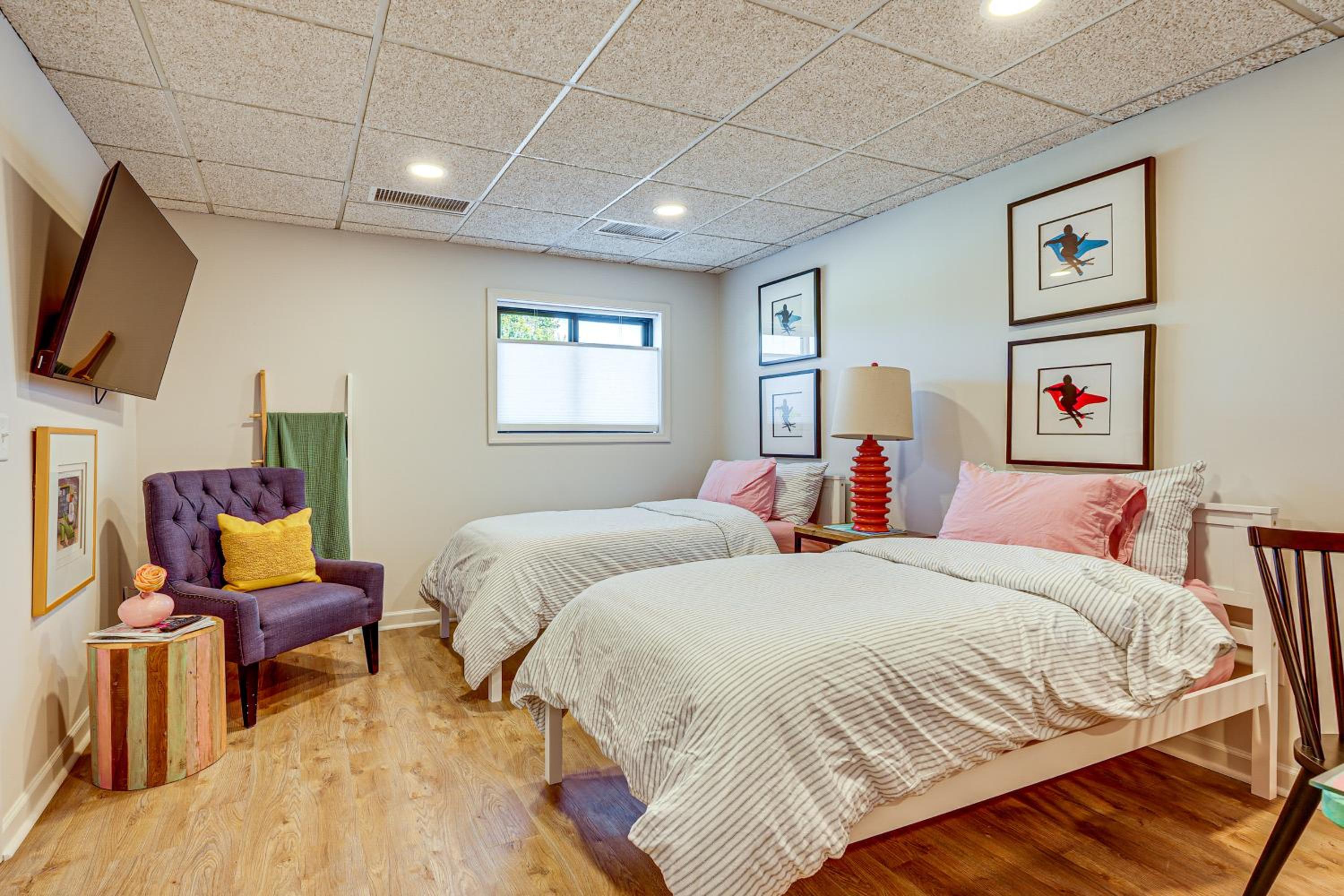 Between Restaurant and Brewery! Chic Perrysburg Apt