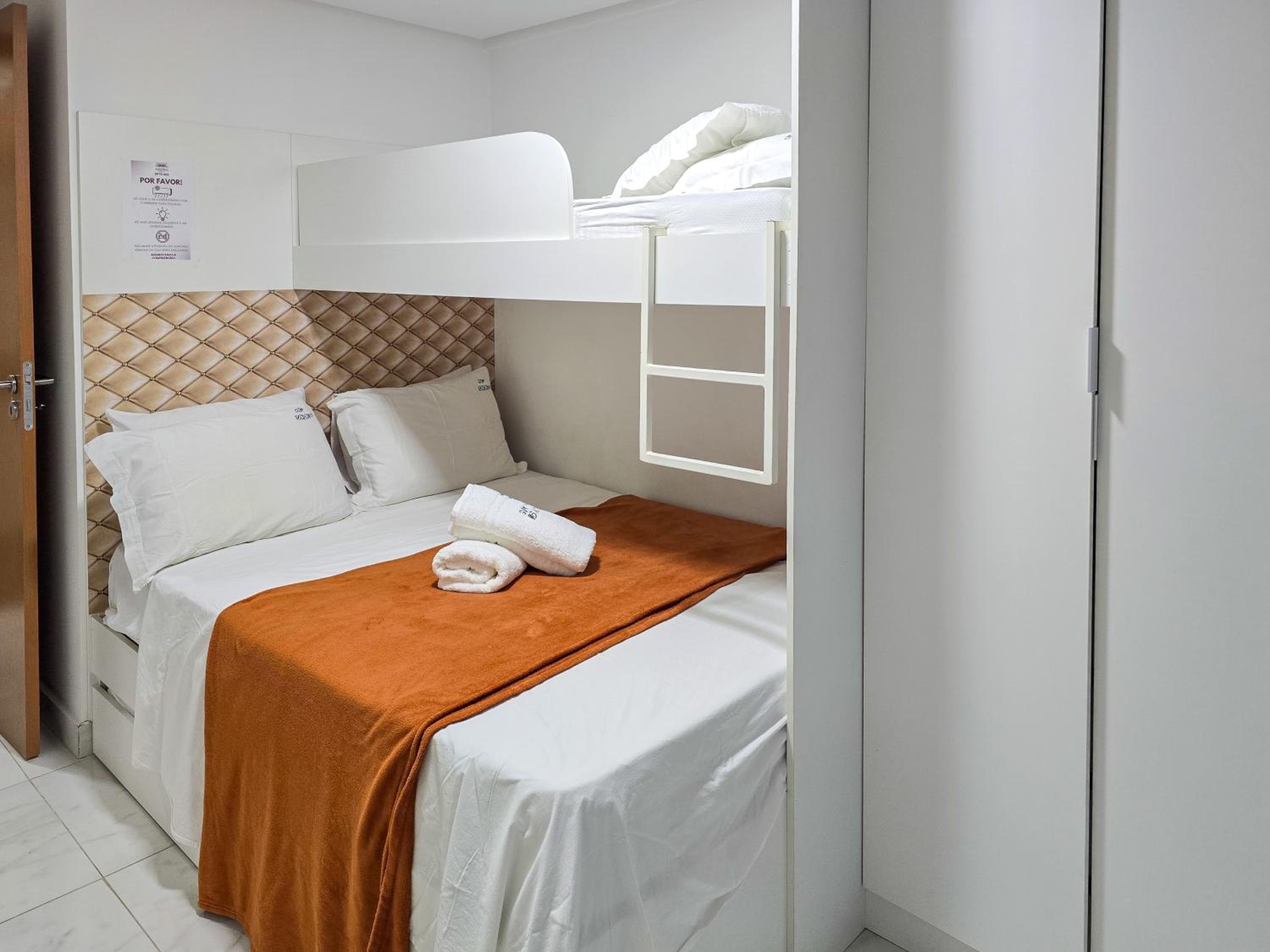 MKB405- Flat no Centro de Porto com Piscina a 150m da Praia by Oasis Ferias