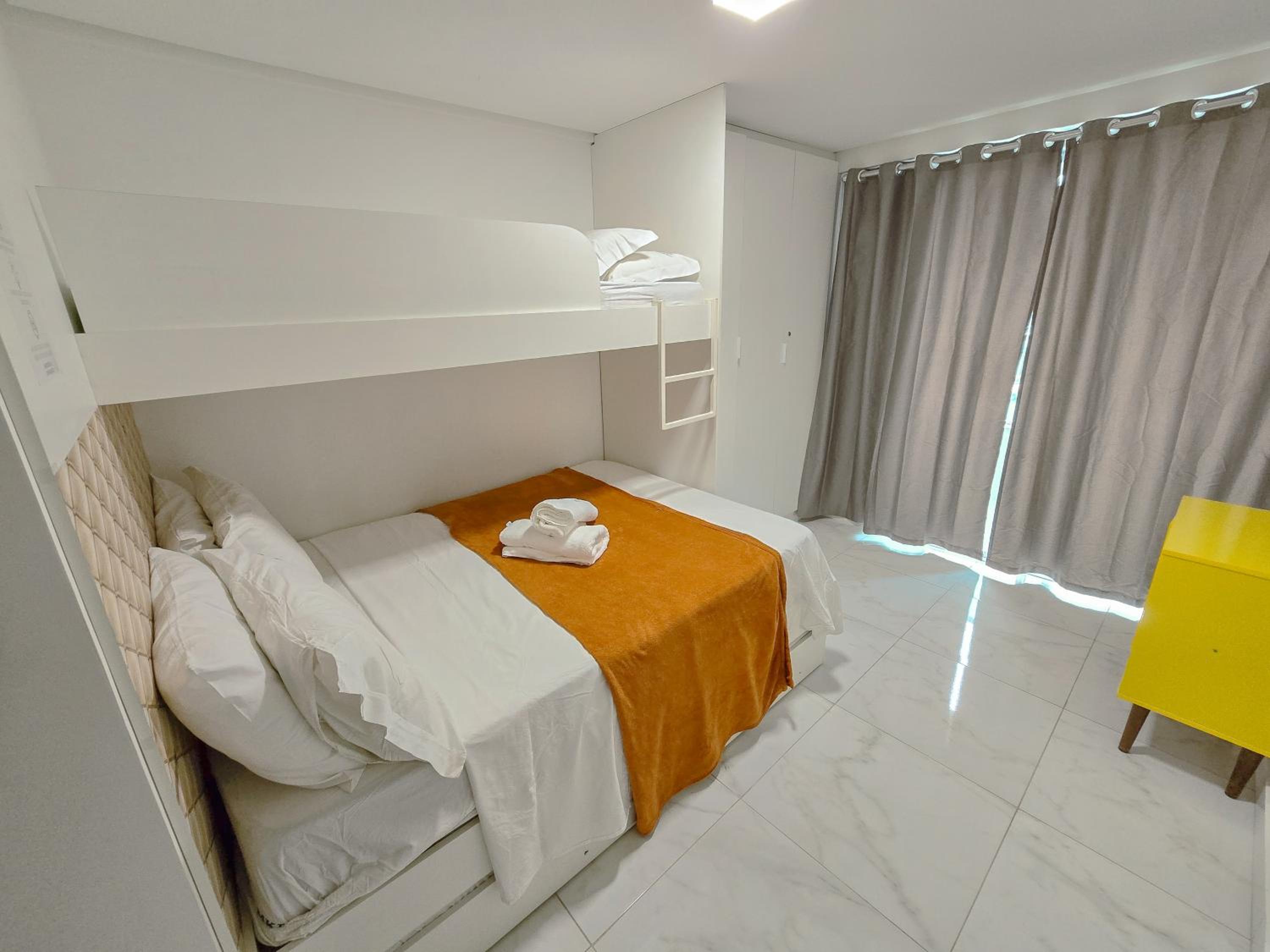 MKB405- Flat no Centro de Porto com Piscina a 150m da Praia by Oasis Ferias