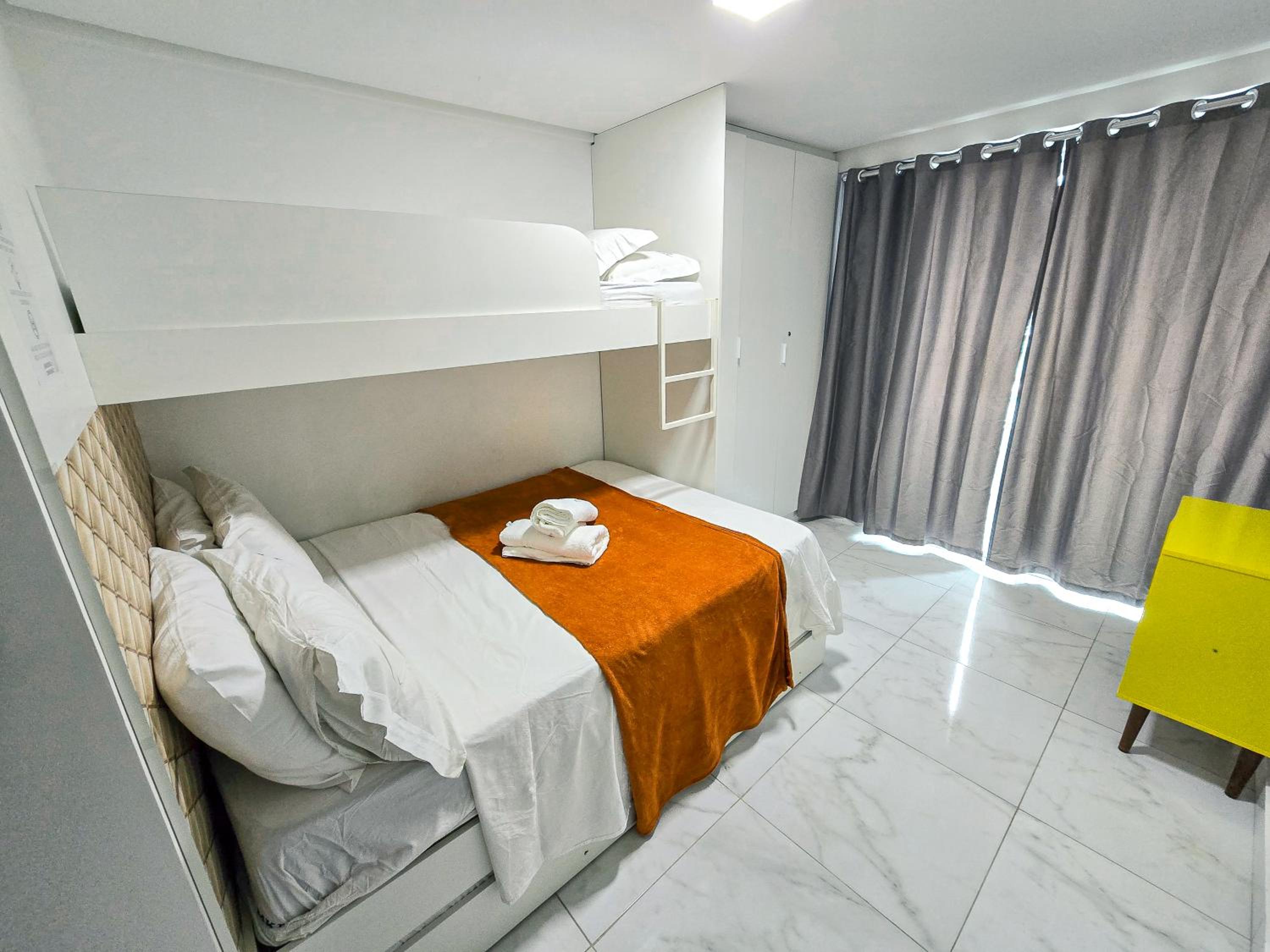 MKB405- Flat no Centro de Porto com Piscina a 150m da Praia by Oasis Ferias