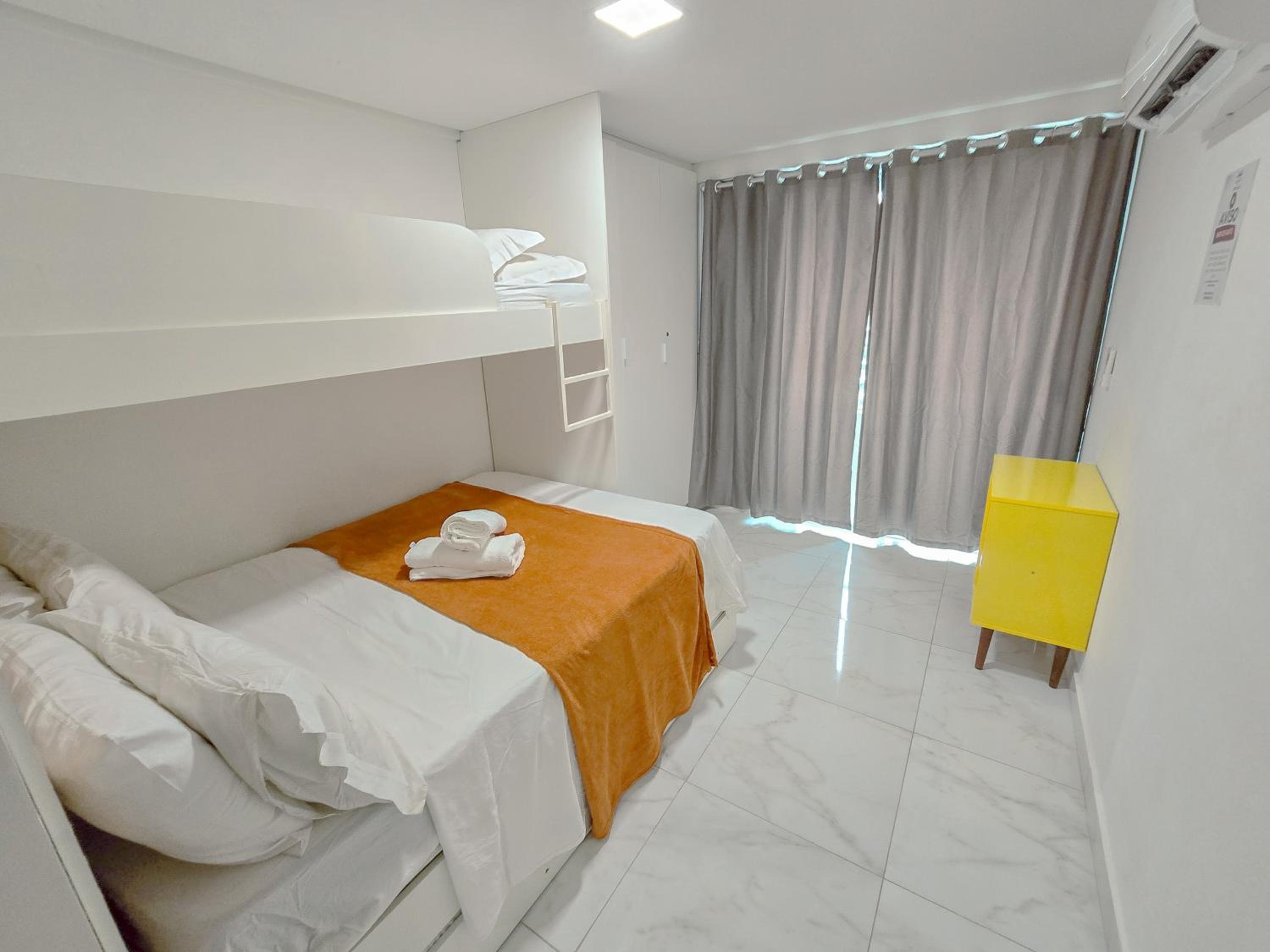 MKB405- Flat no Centro de Porto com Piscina a 150m da Praia by Oasis Ferias