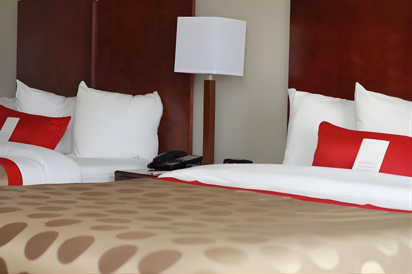 Iberia House & Suites