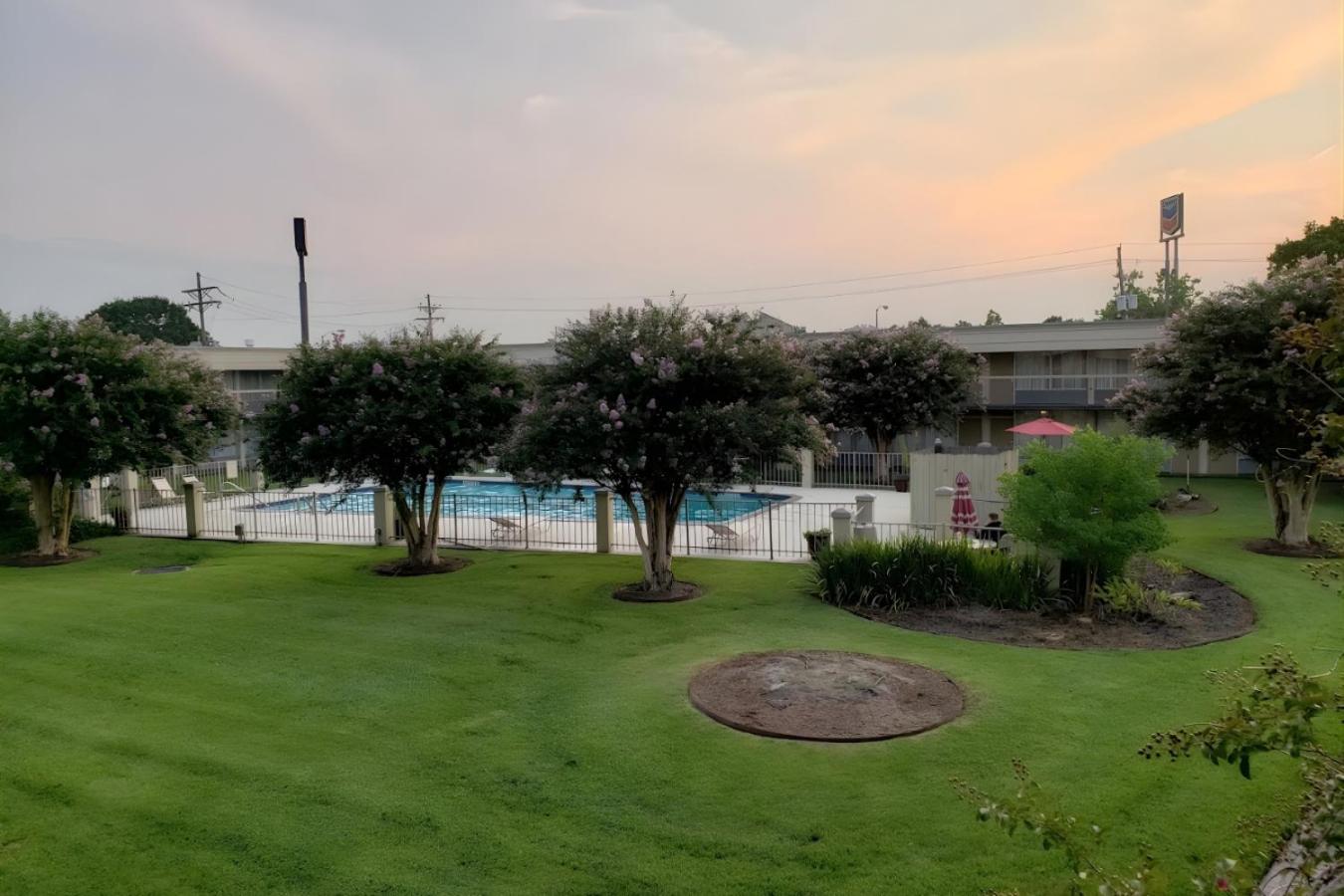 Iberia House & Suites