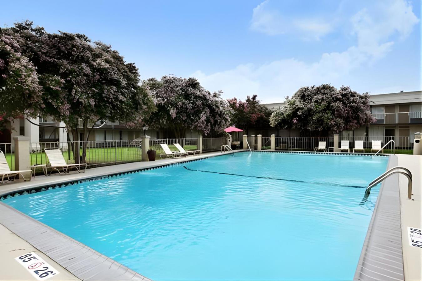 Iberia House & Suites