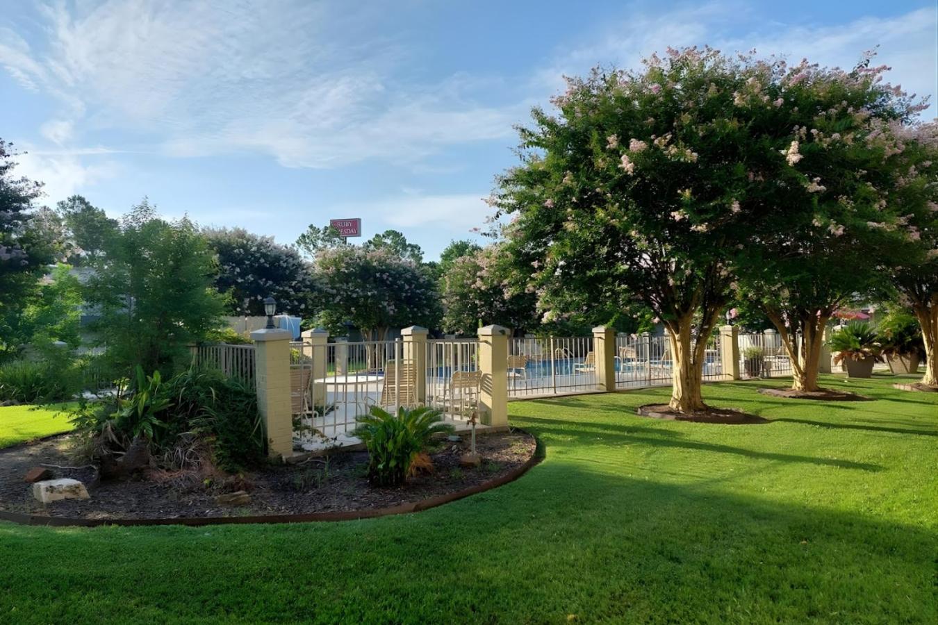 Iberia House & Suites