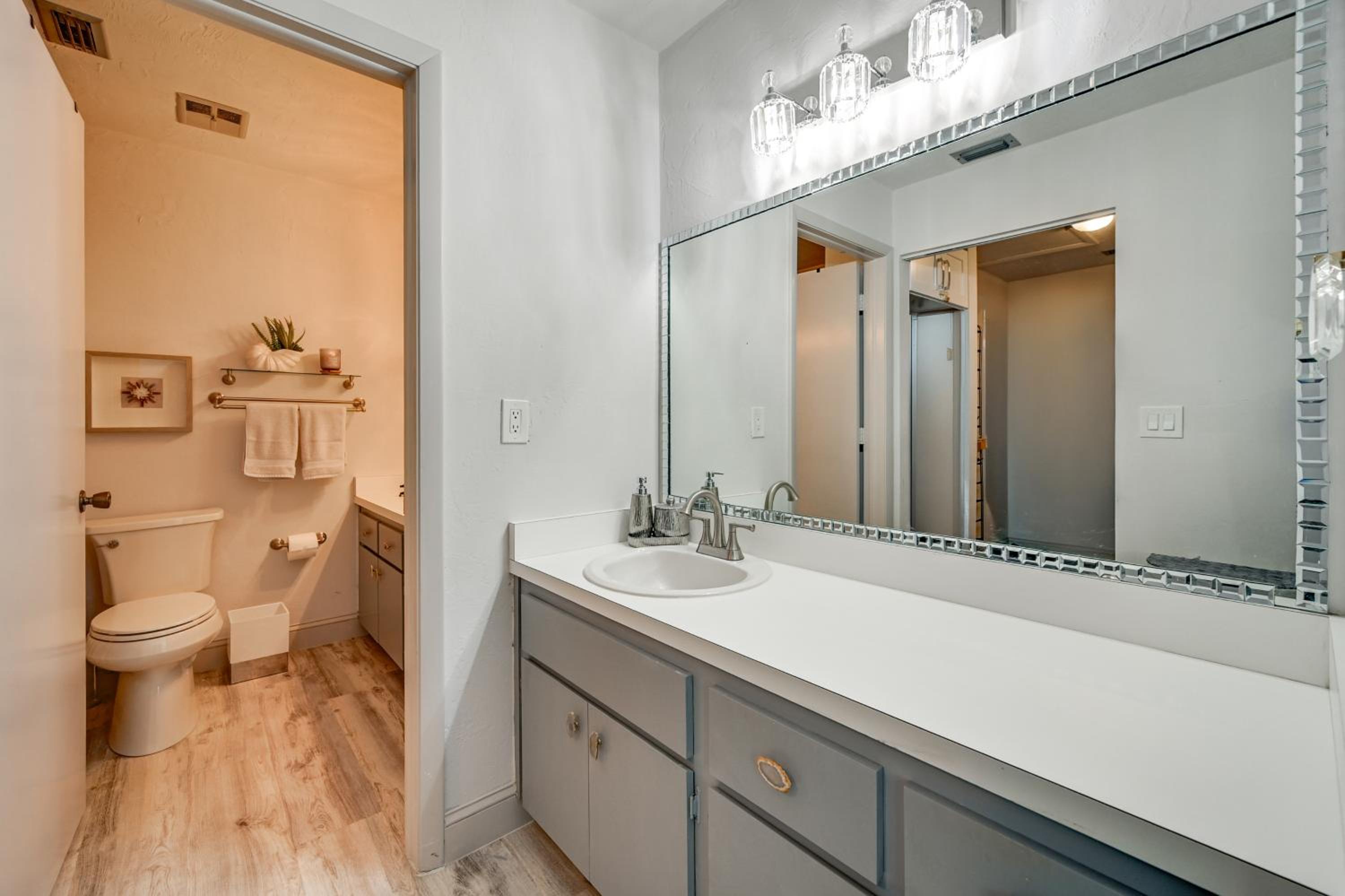4 Mi to Beach! Naples Snowbird Nest with Pool Access