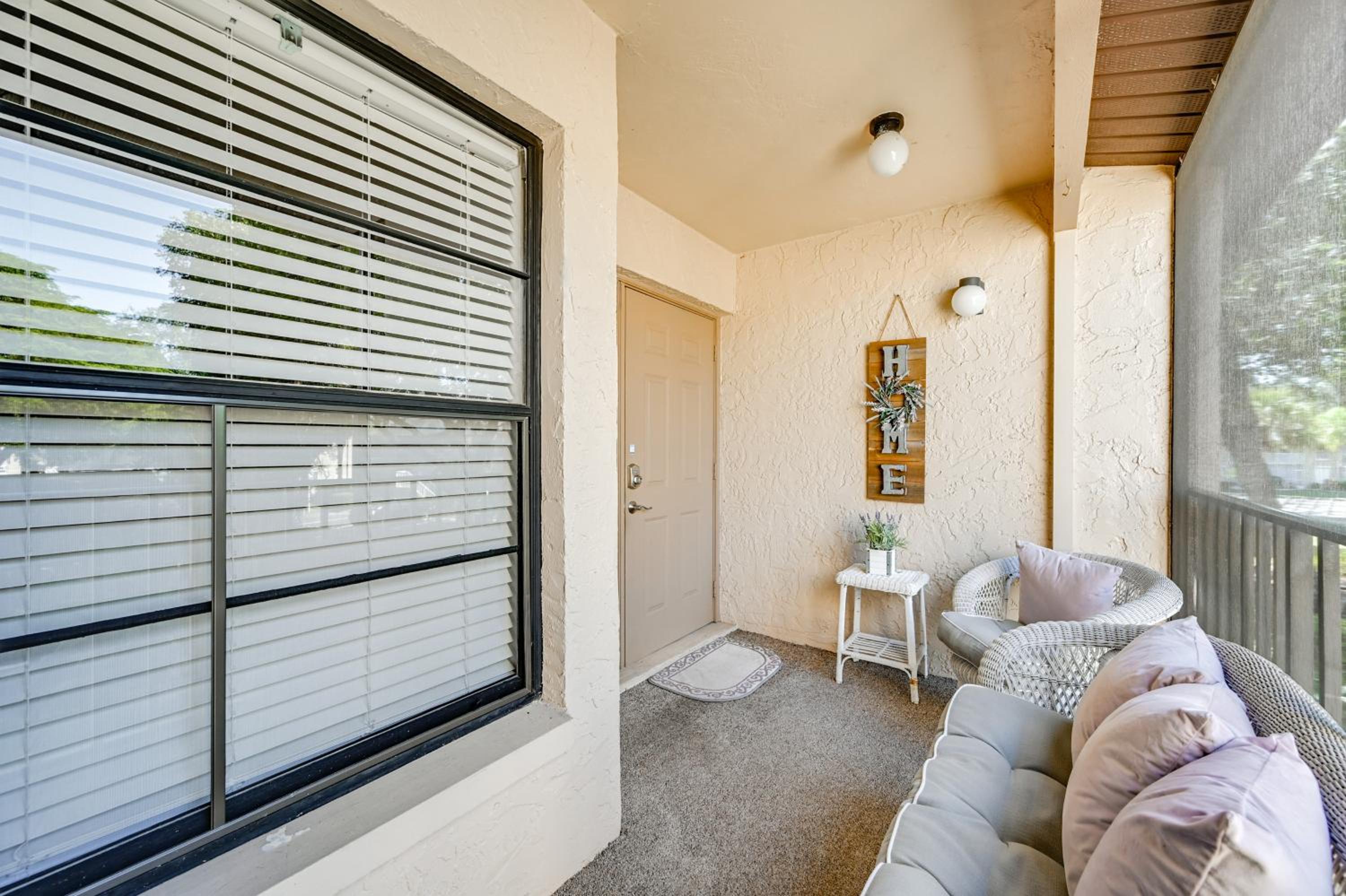 4 Mi to Beach! Naples Snowbird Nest with Pool Access