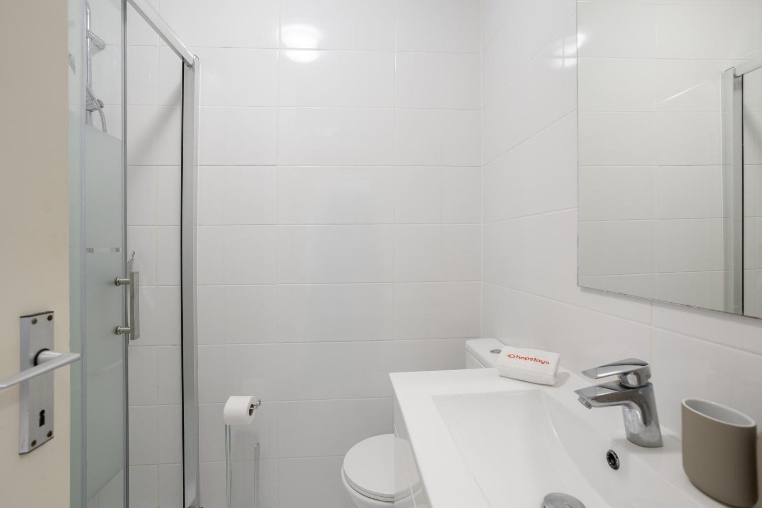 Forte Beach Retreat - 2BR Apartment with Terrace & AC
