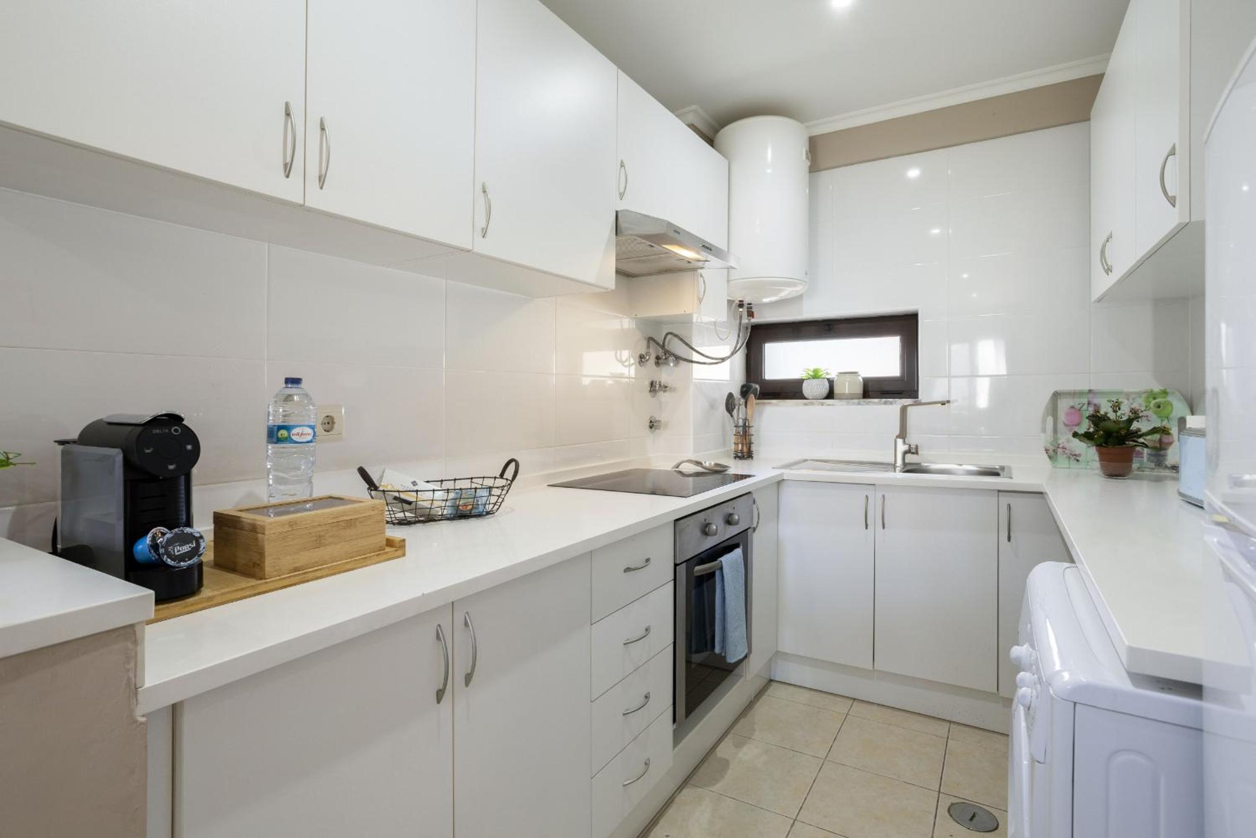 Forte Beach Retreat - 2BR Apartment with Terrace & AC