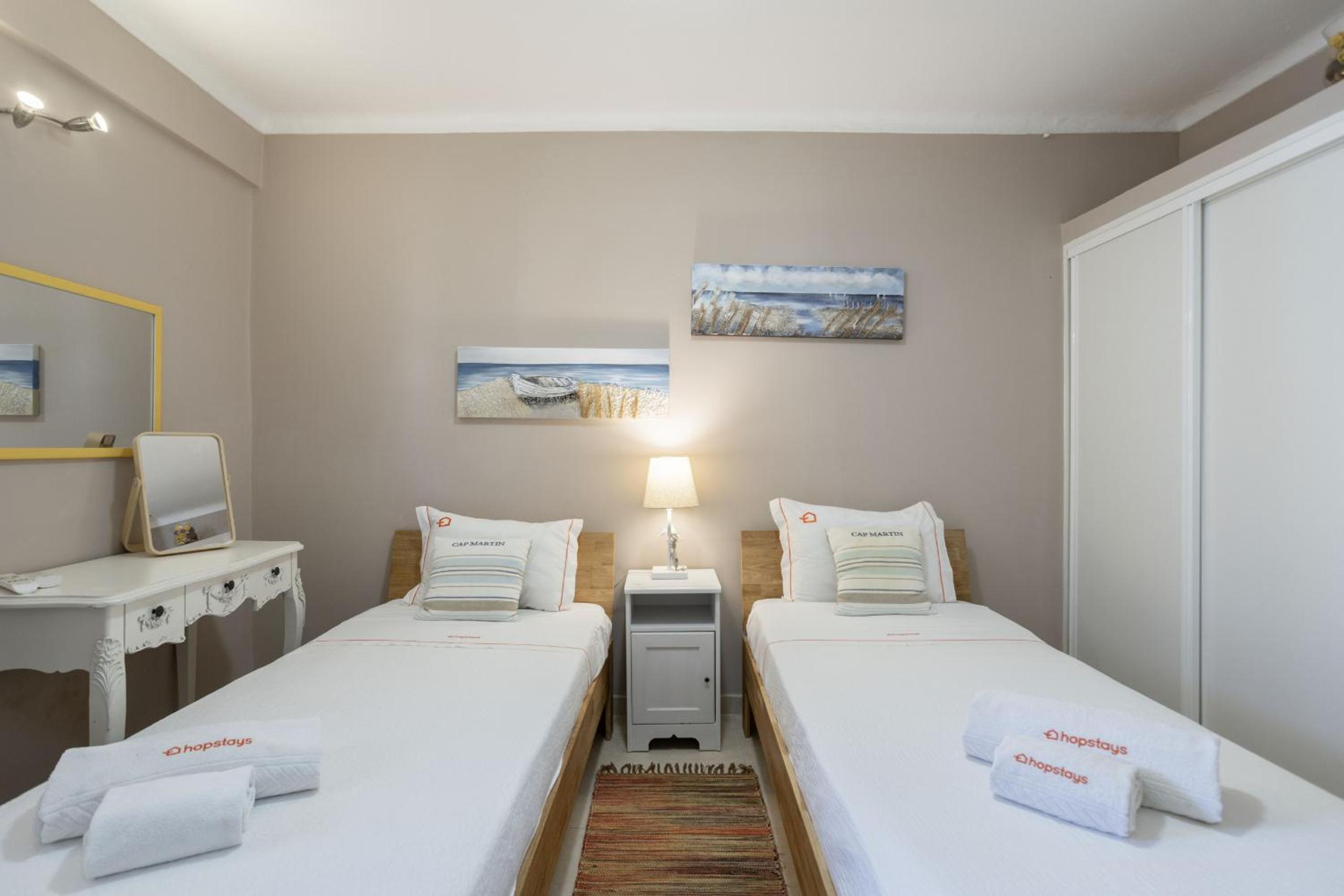 Forte Beach Retreat - 2BR Apartment with Terrace & AC