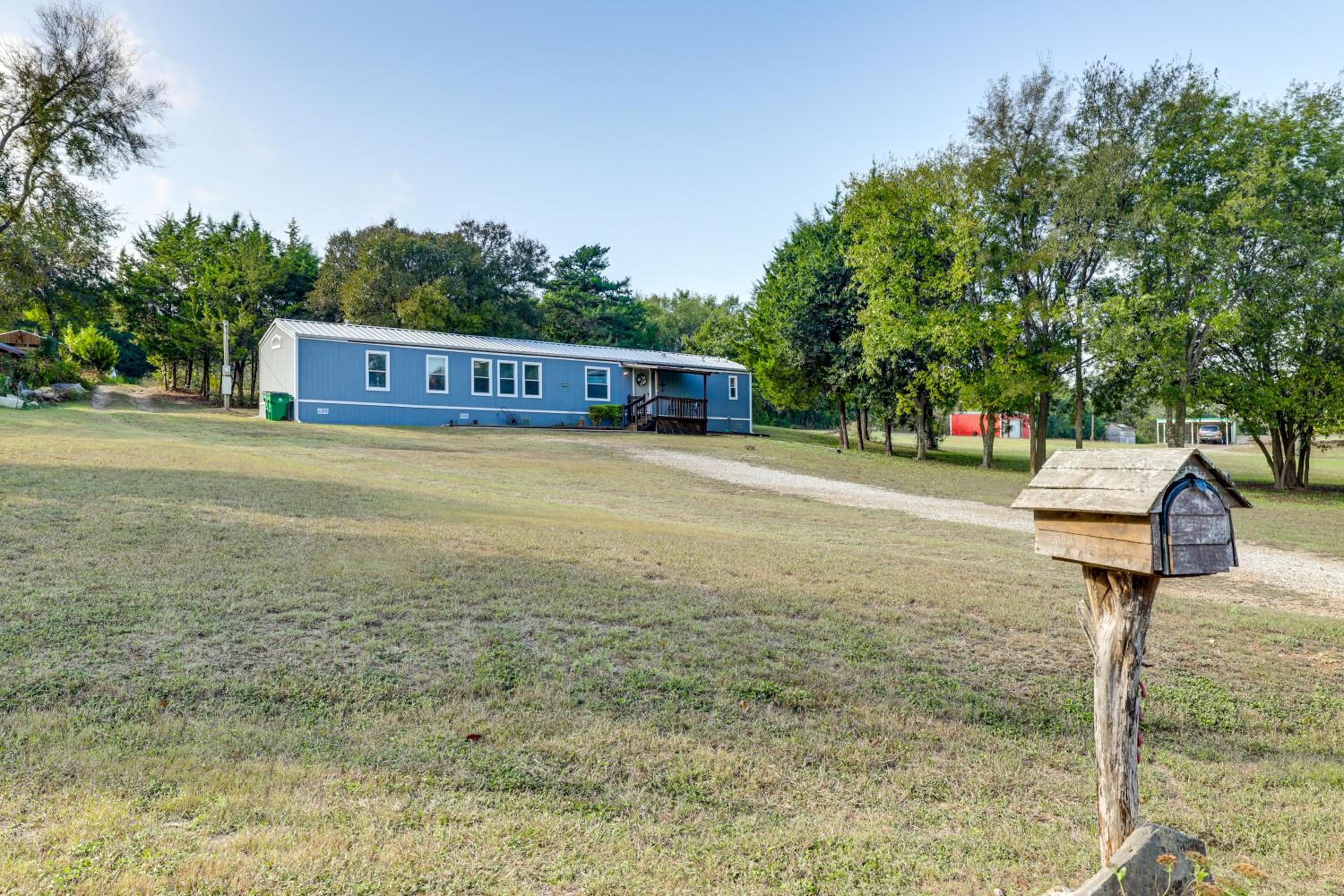 Quiet Country Living! Retreat Near Dtwn Waxahachie