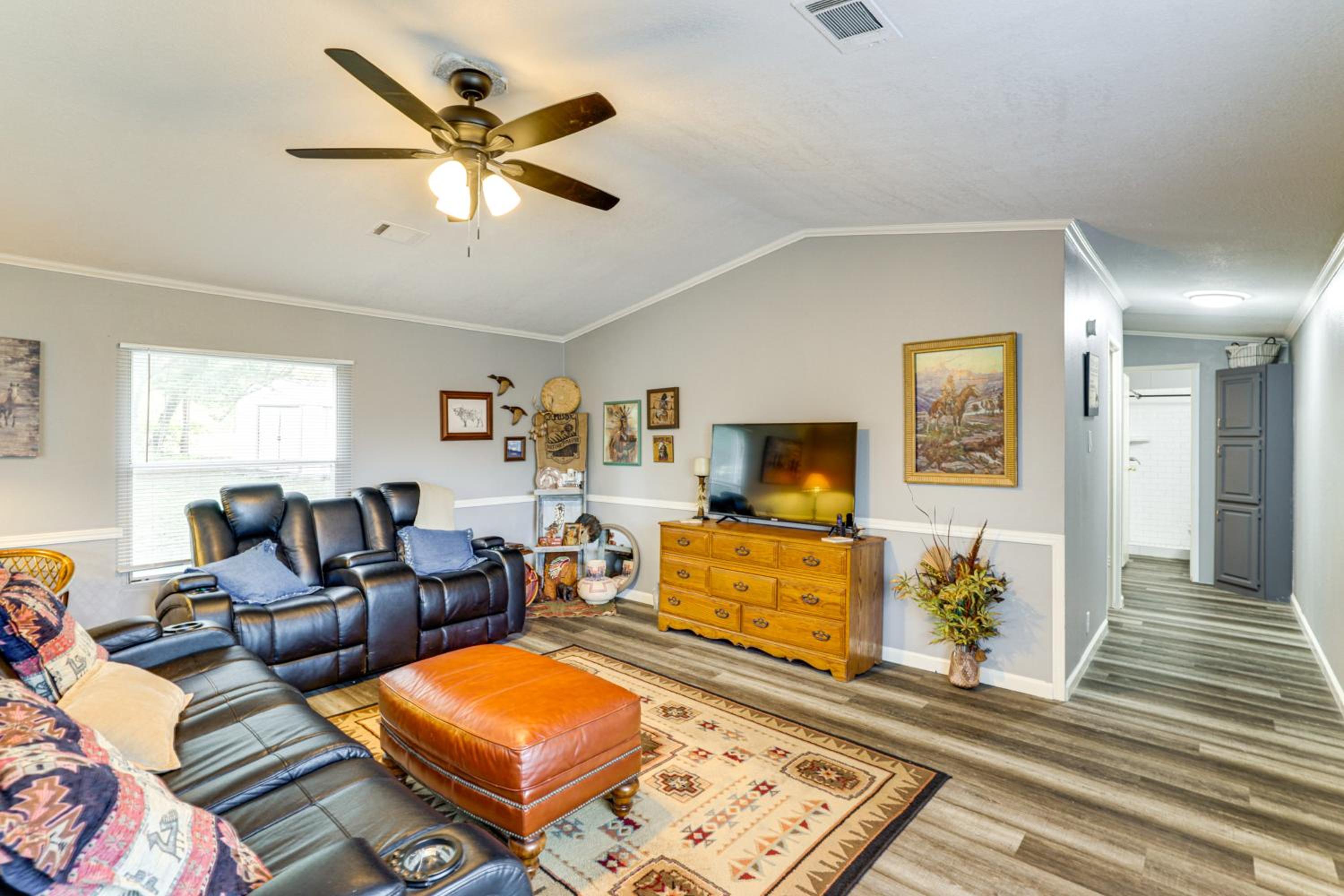Quiet Country Living! Retreat Near Dtwn Waxahachie
