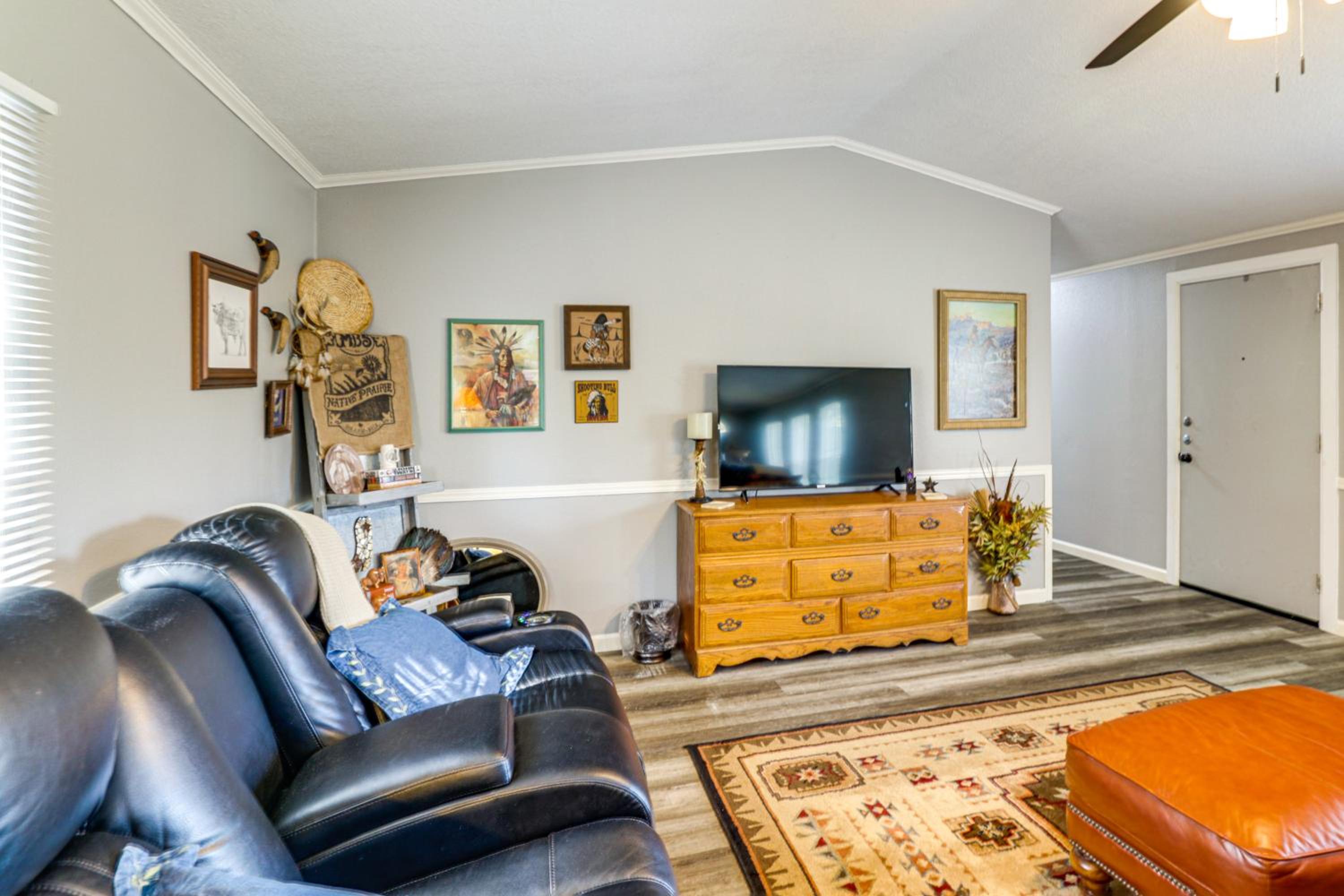 Quiet Country Living! Retreat Near Dtwn Waxahachie