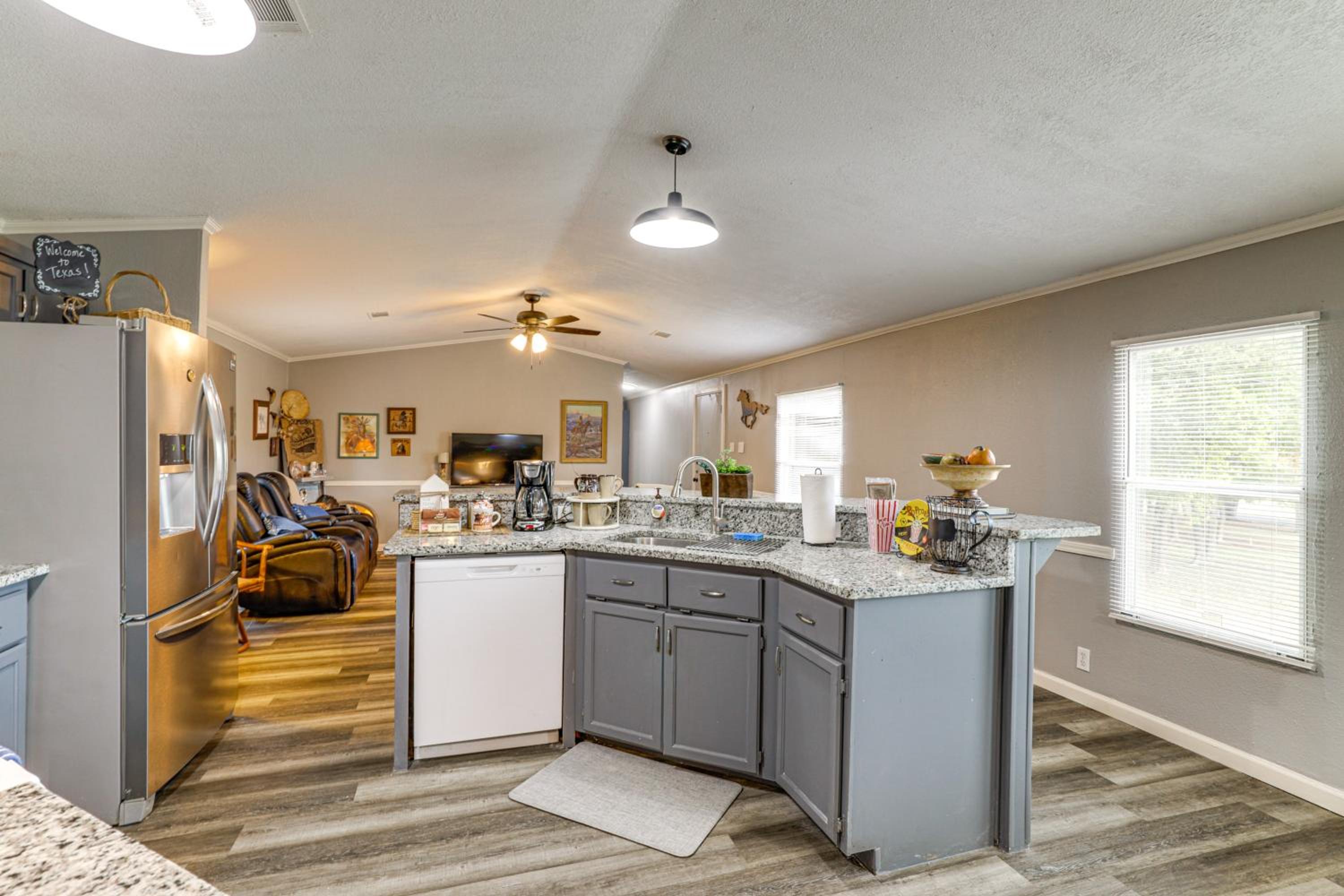 Quiet Country Living! Retreat Near Dtwn Waxahachie
