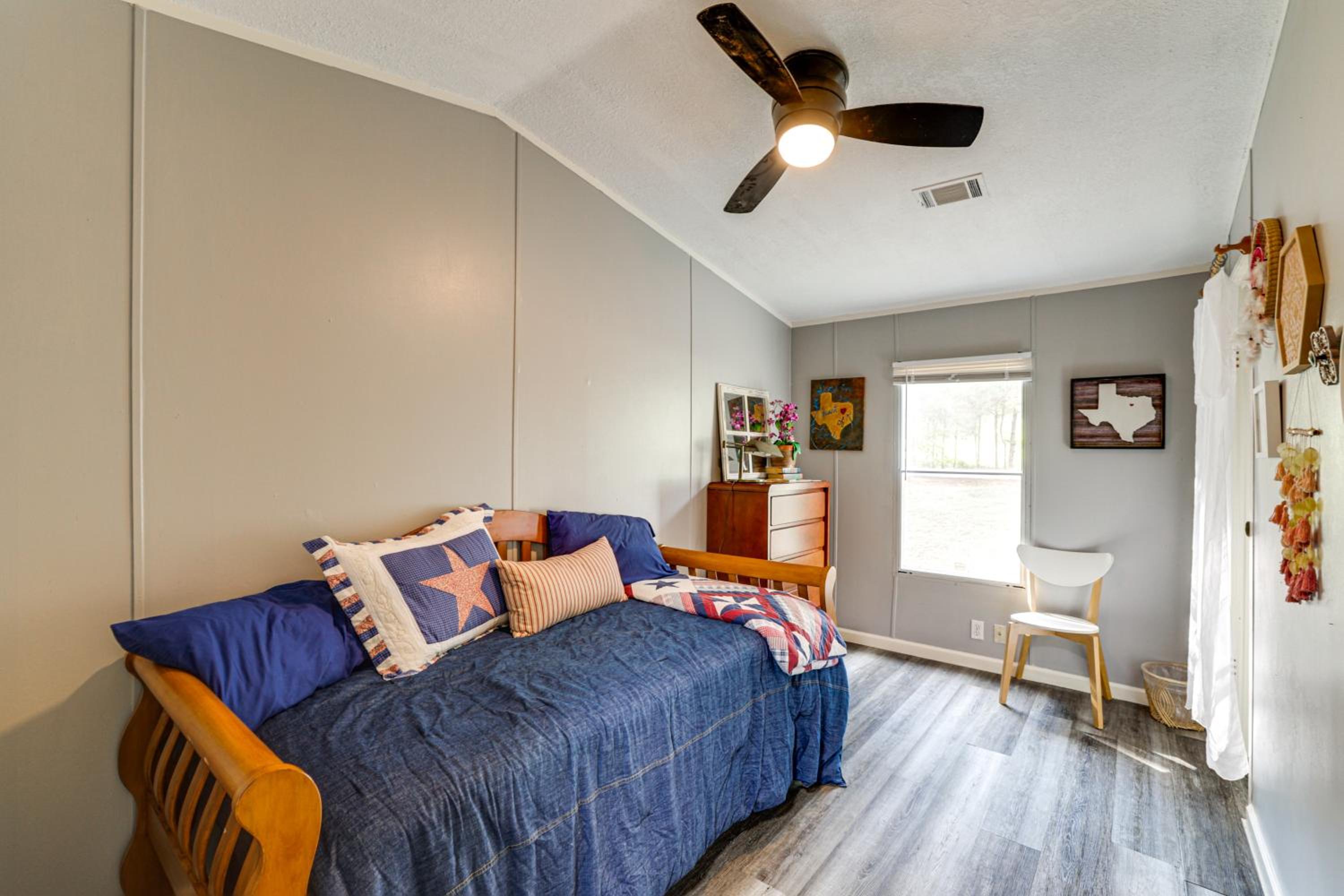 Quiet Country Living! Retreat Near Dtwn Waxahachie
