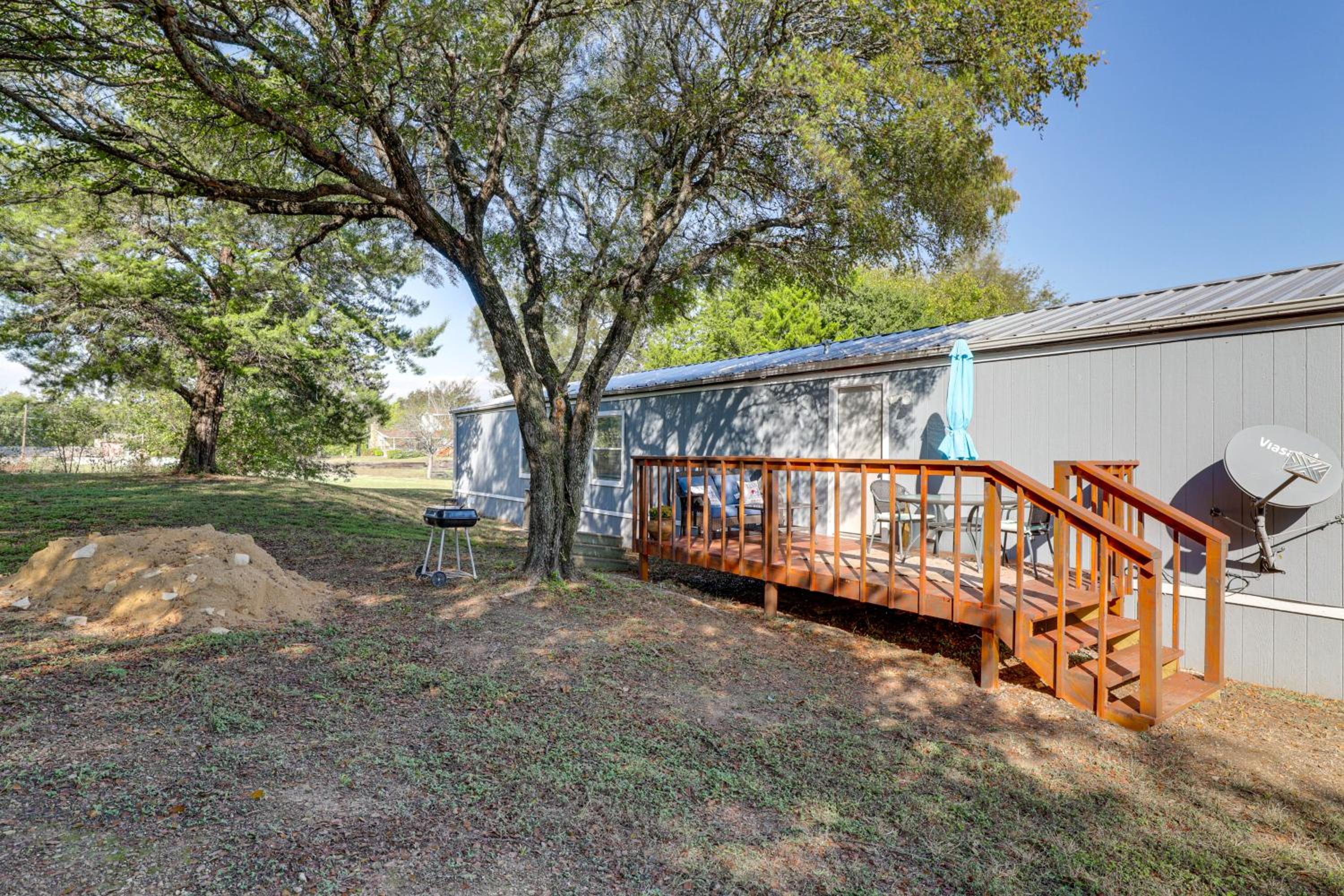 Quiet Country Living! Retreat Near Dtwn Waxahachie
