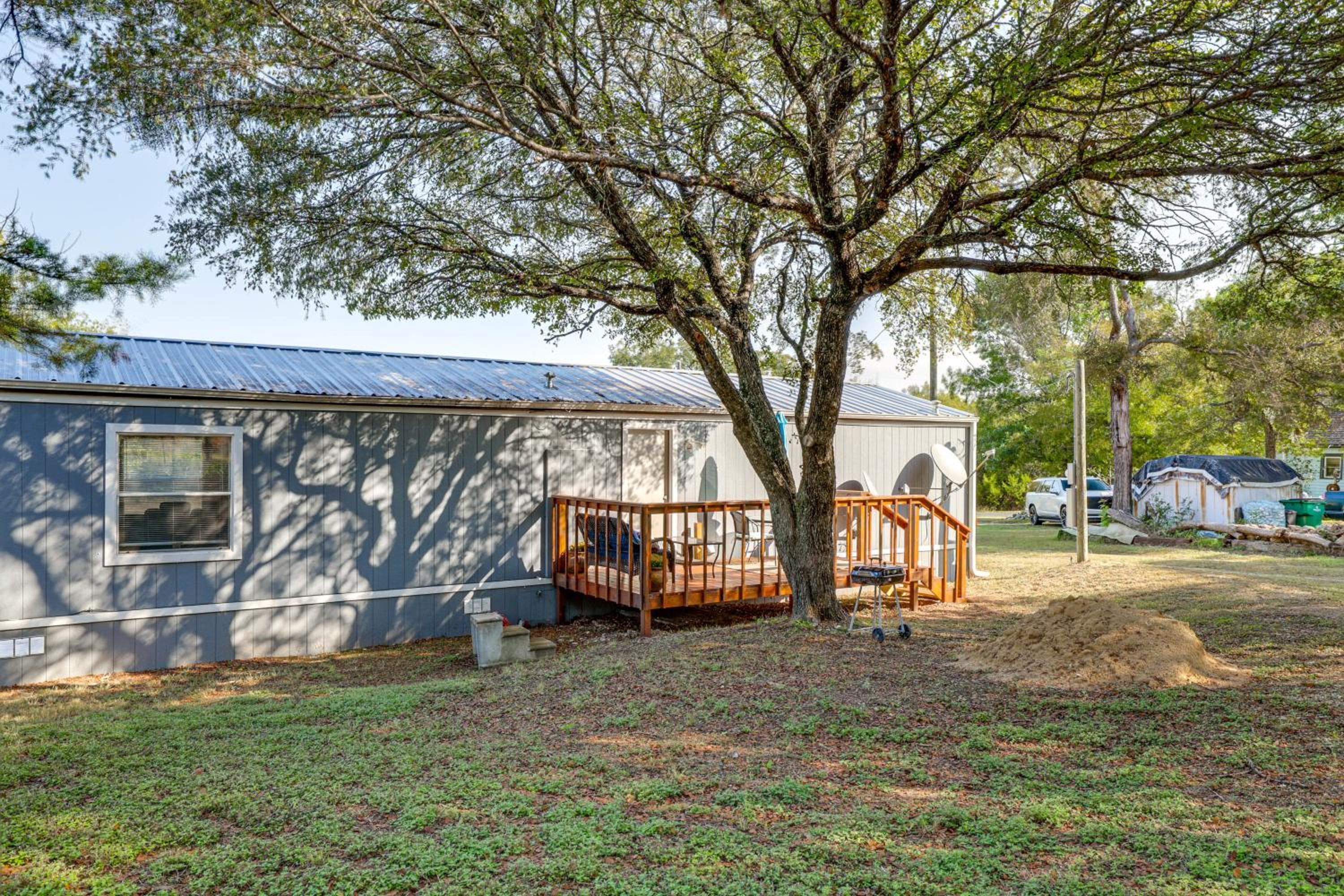 Quiet Country Living! Retreat Near Dtwn Waxahachie