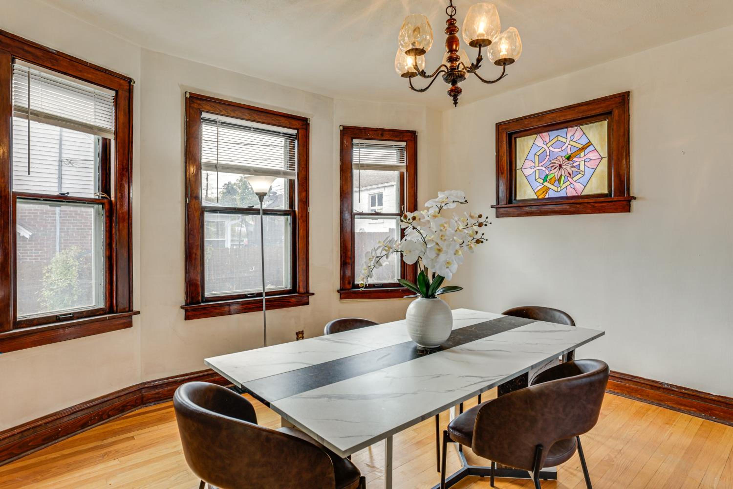 1 Mi to Downtown Dubuque! Spacious Home