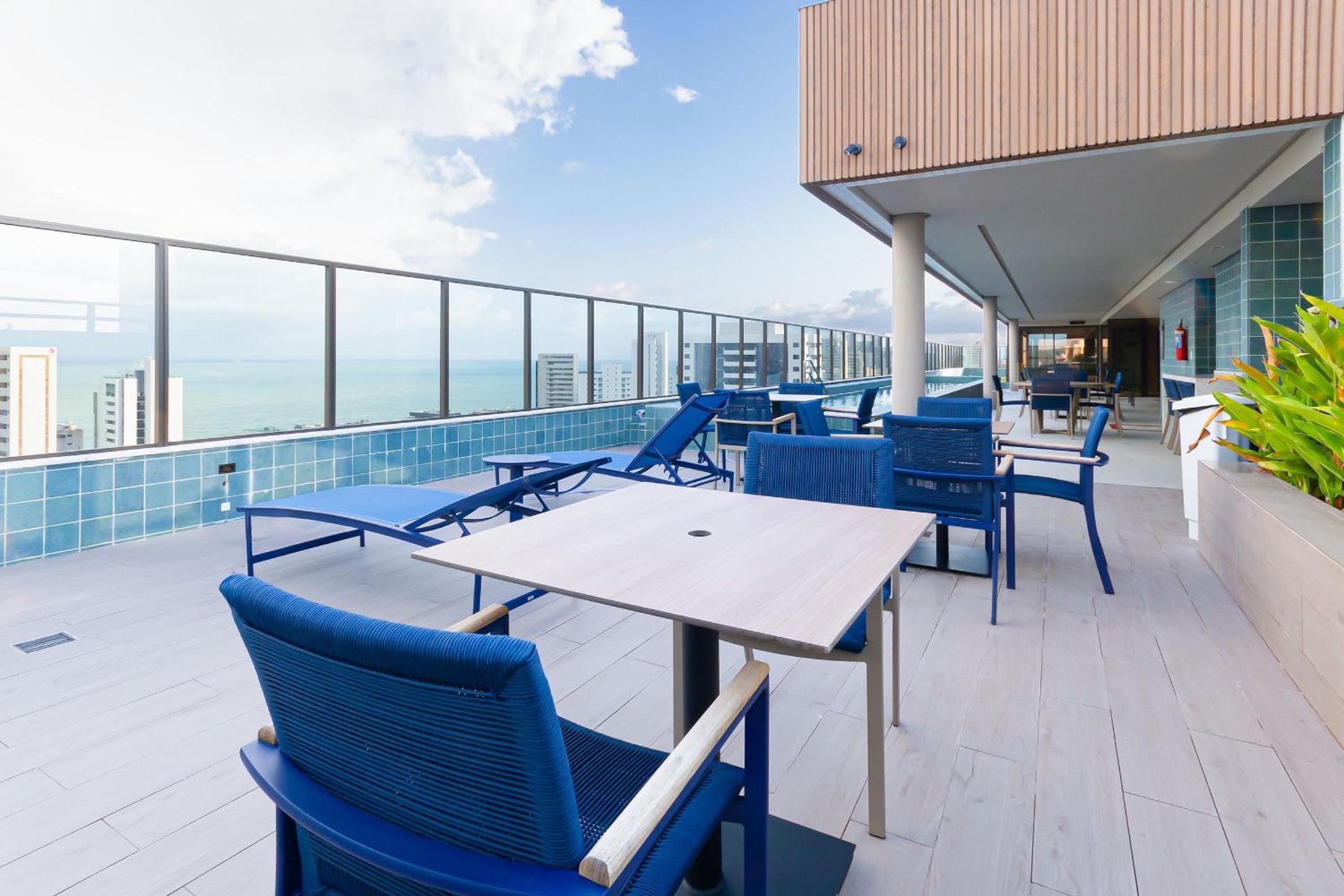 Icon Boa Viagem New 300m from Beach | By Carpediem