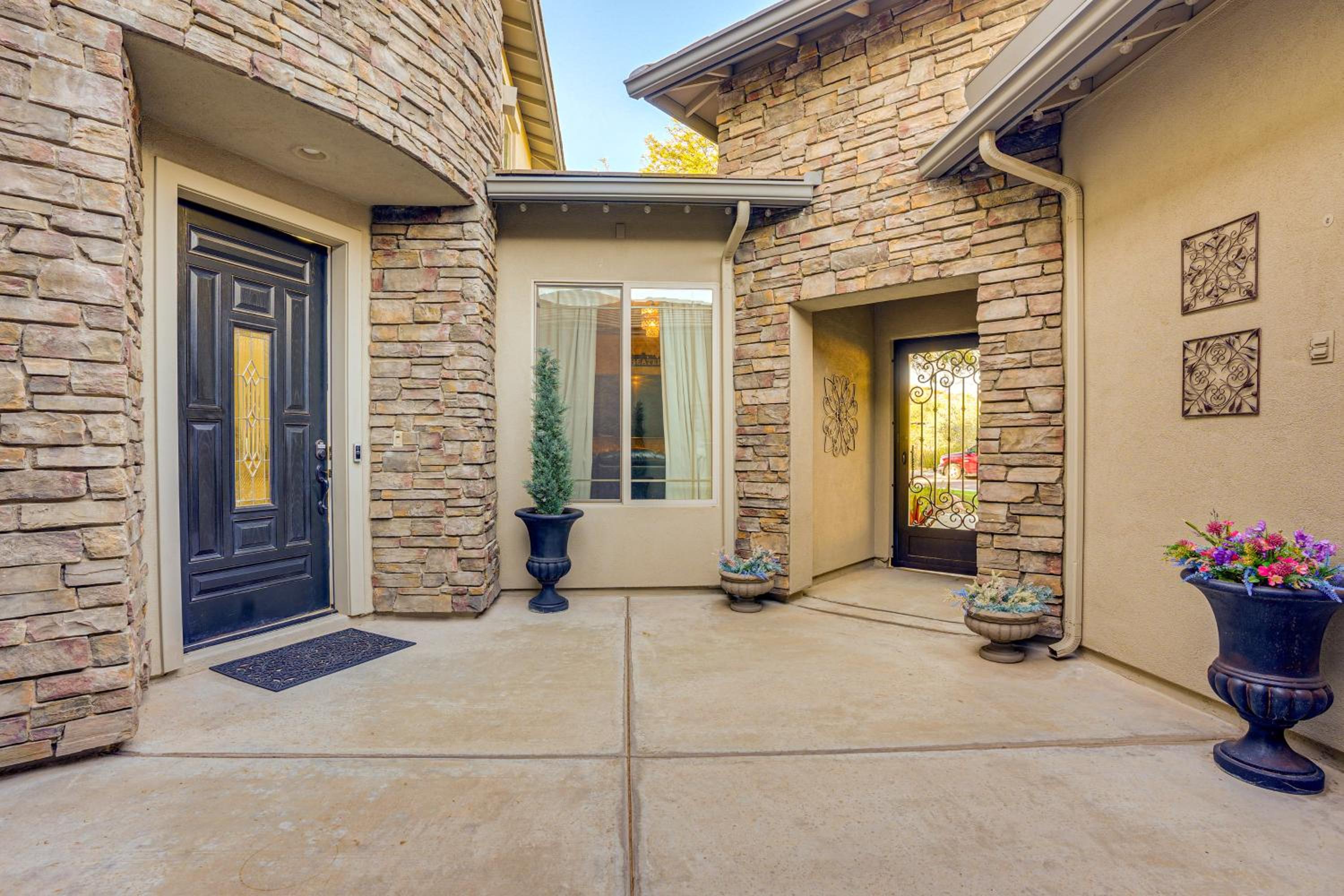 Mtn-View Patio Oasis! Luxe Family Home in Peoria