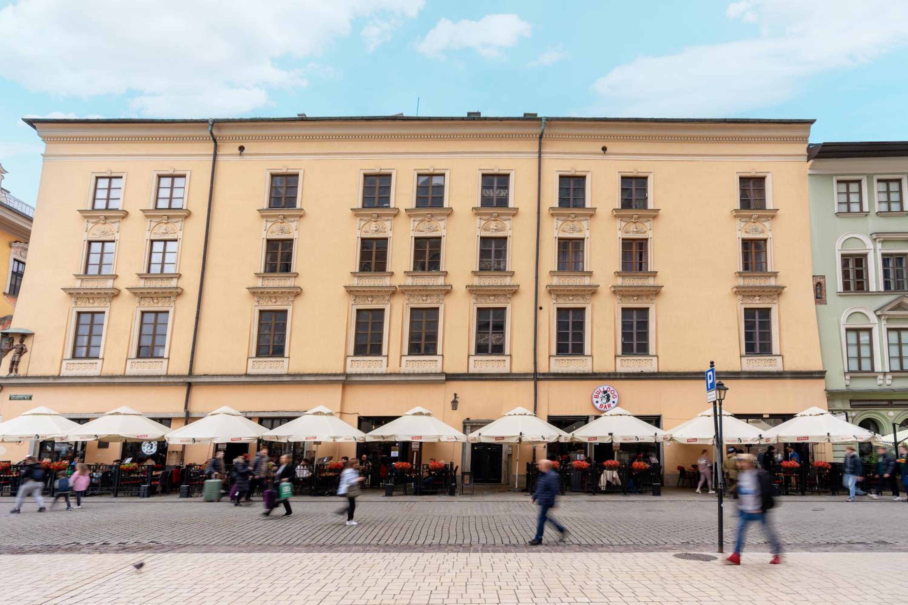 Main Square Prestige Suites by Staymoovers