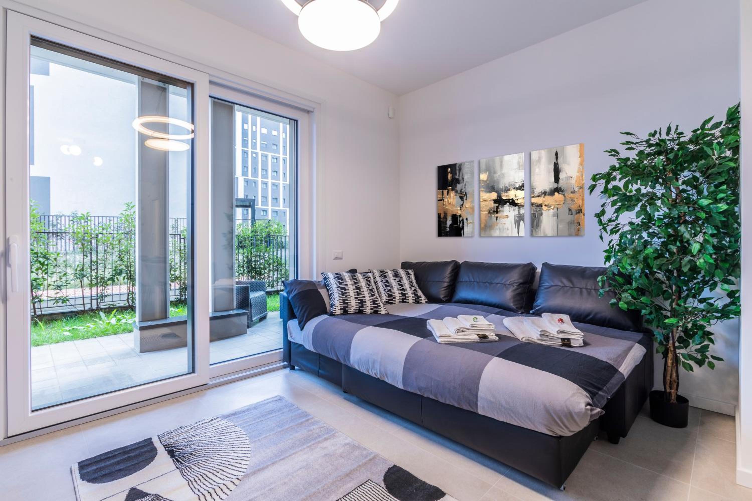 Prime Living Milano Merlata - Cozy Garden Apartment