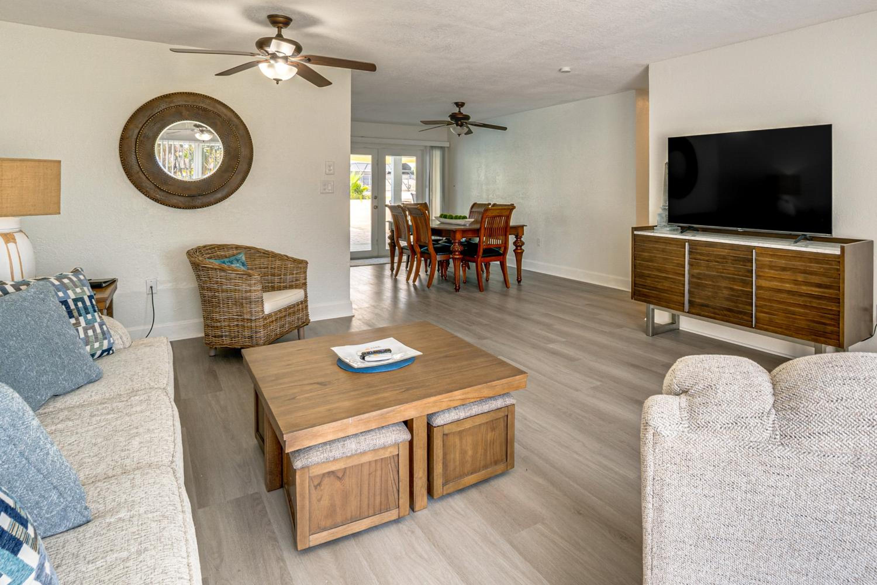 Fish, Swim and Boat Riverfront Port Charlotte Home