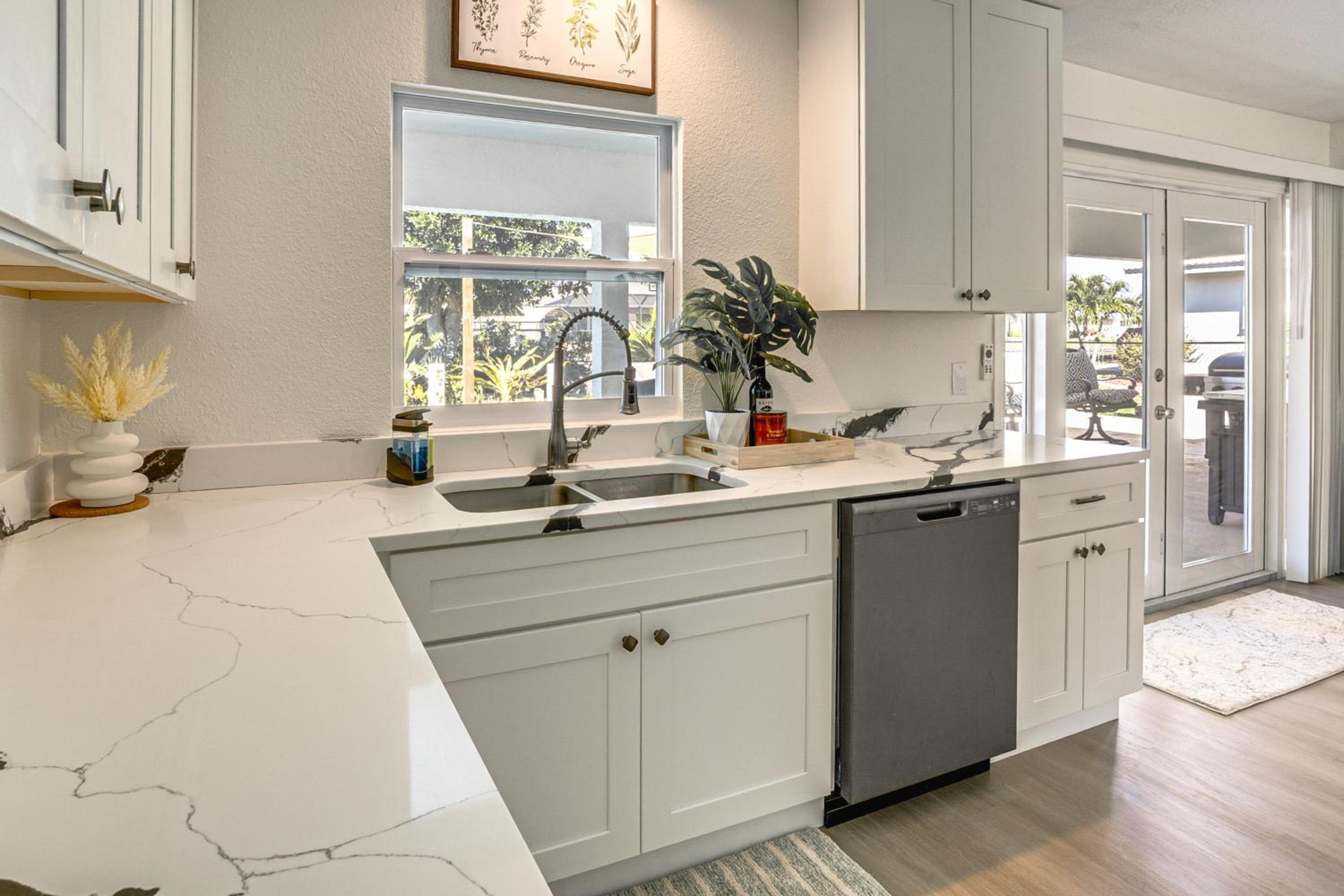 Fish, Swim and Boat Riverfront Port Charlotte Home