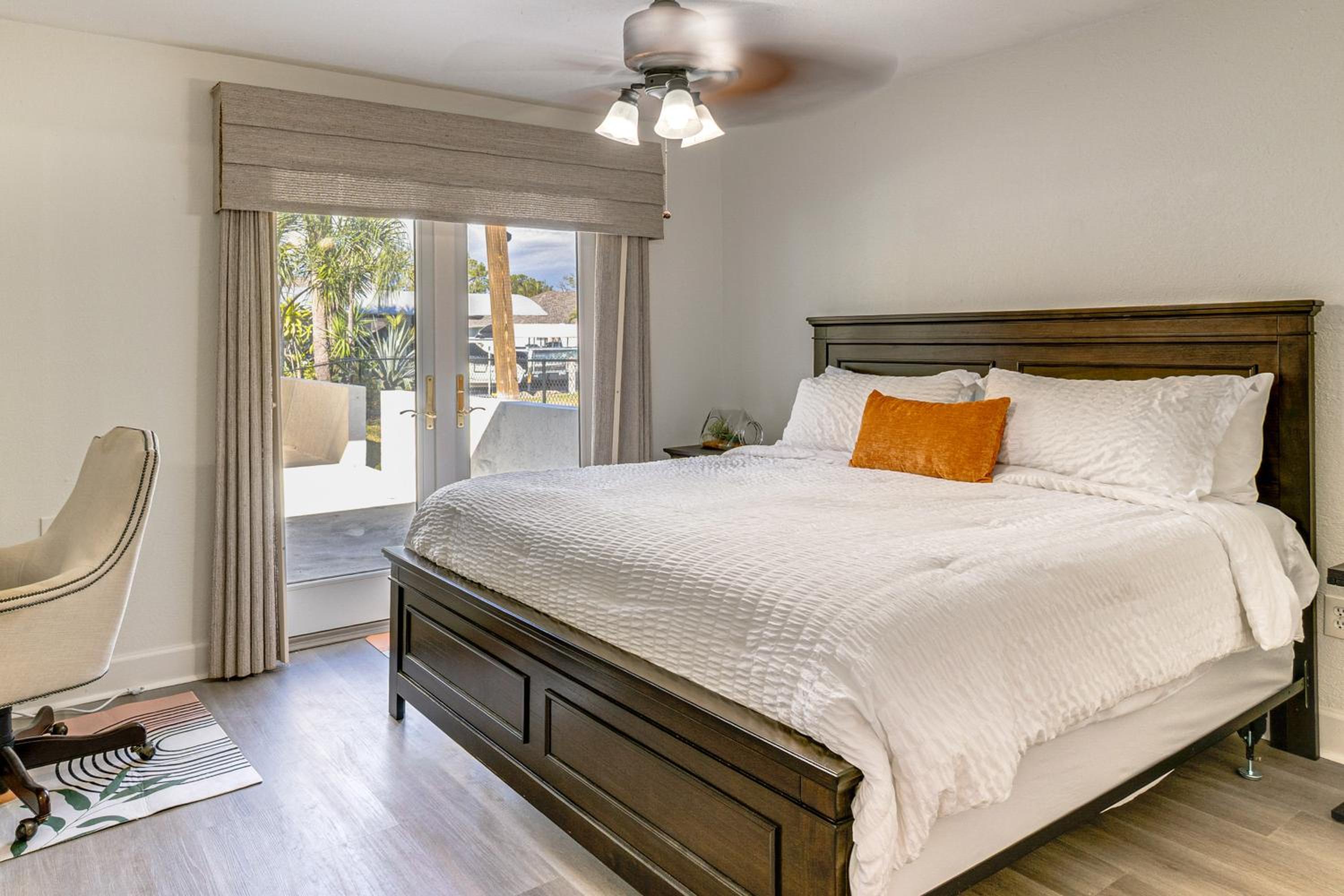 Fish, Swim and Boat Riverfront Port Charlotte Home