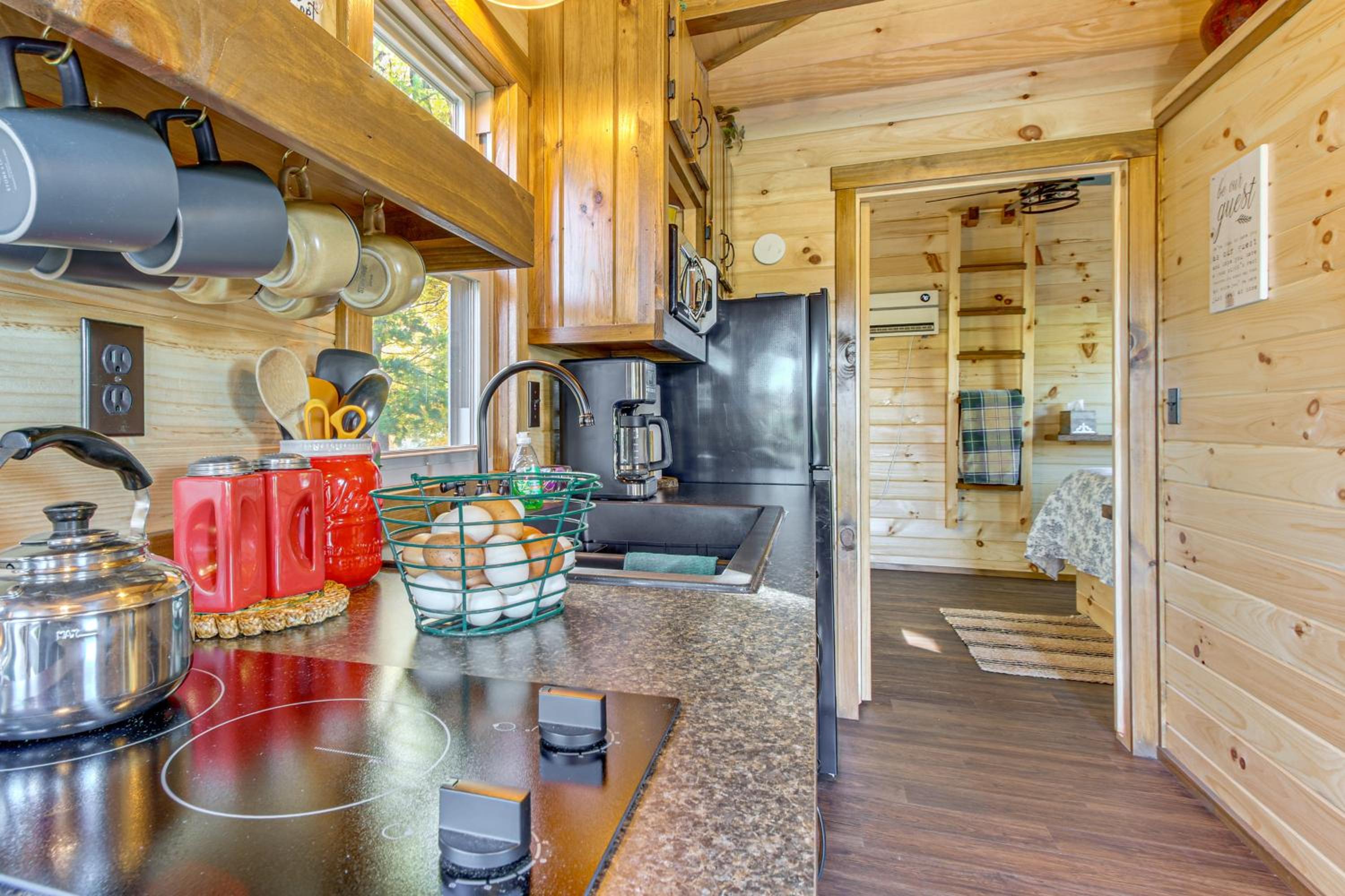 Outdoor Oasis with Fire Pit and Dock Galion Log Cabin