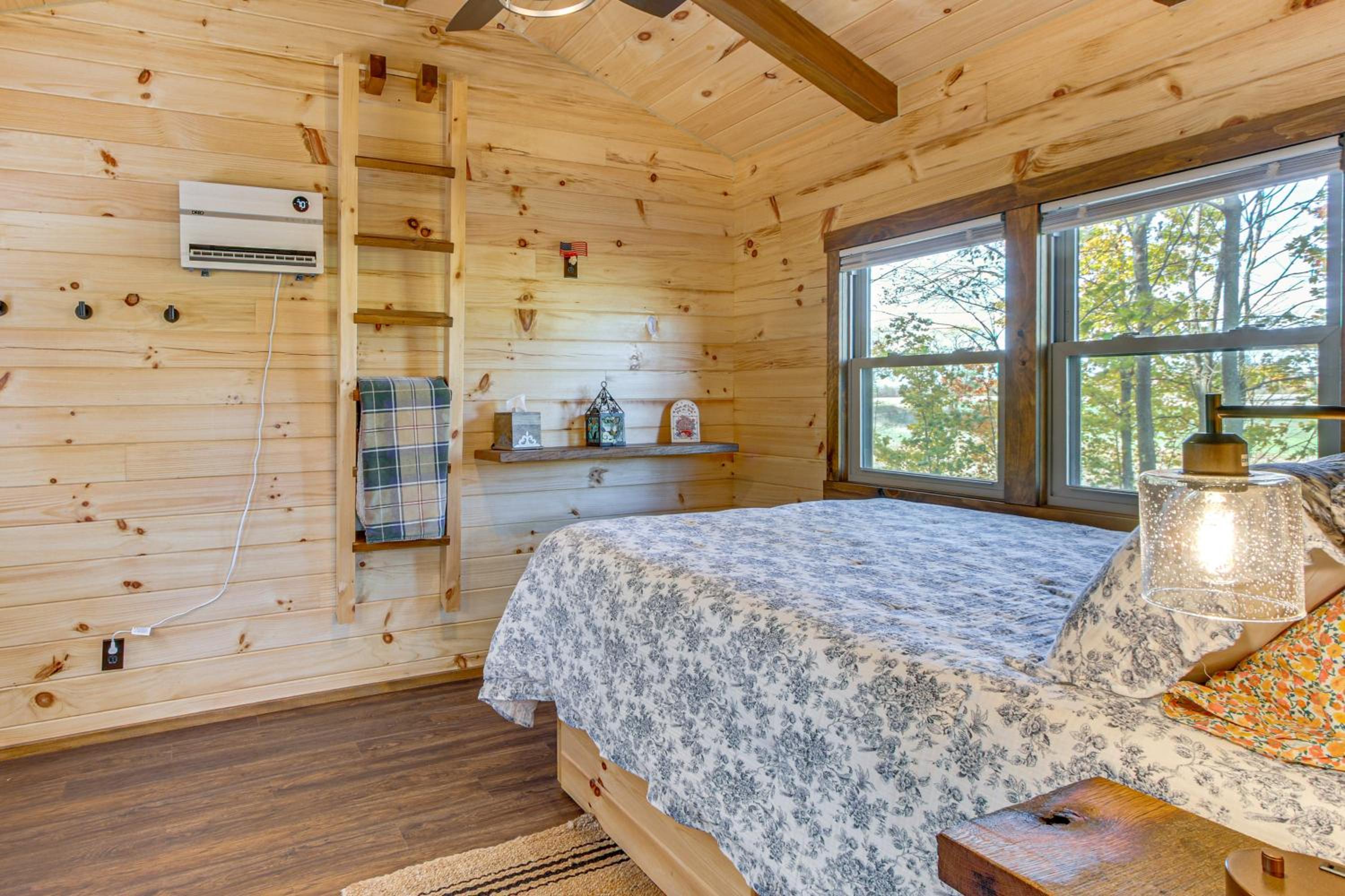 Outdoor Oasis with Fire Pit and Dock Galion Log Cabin