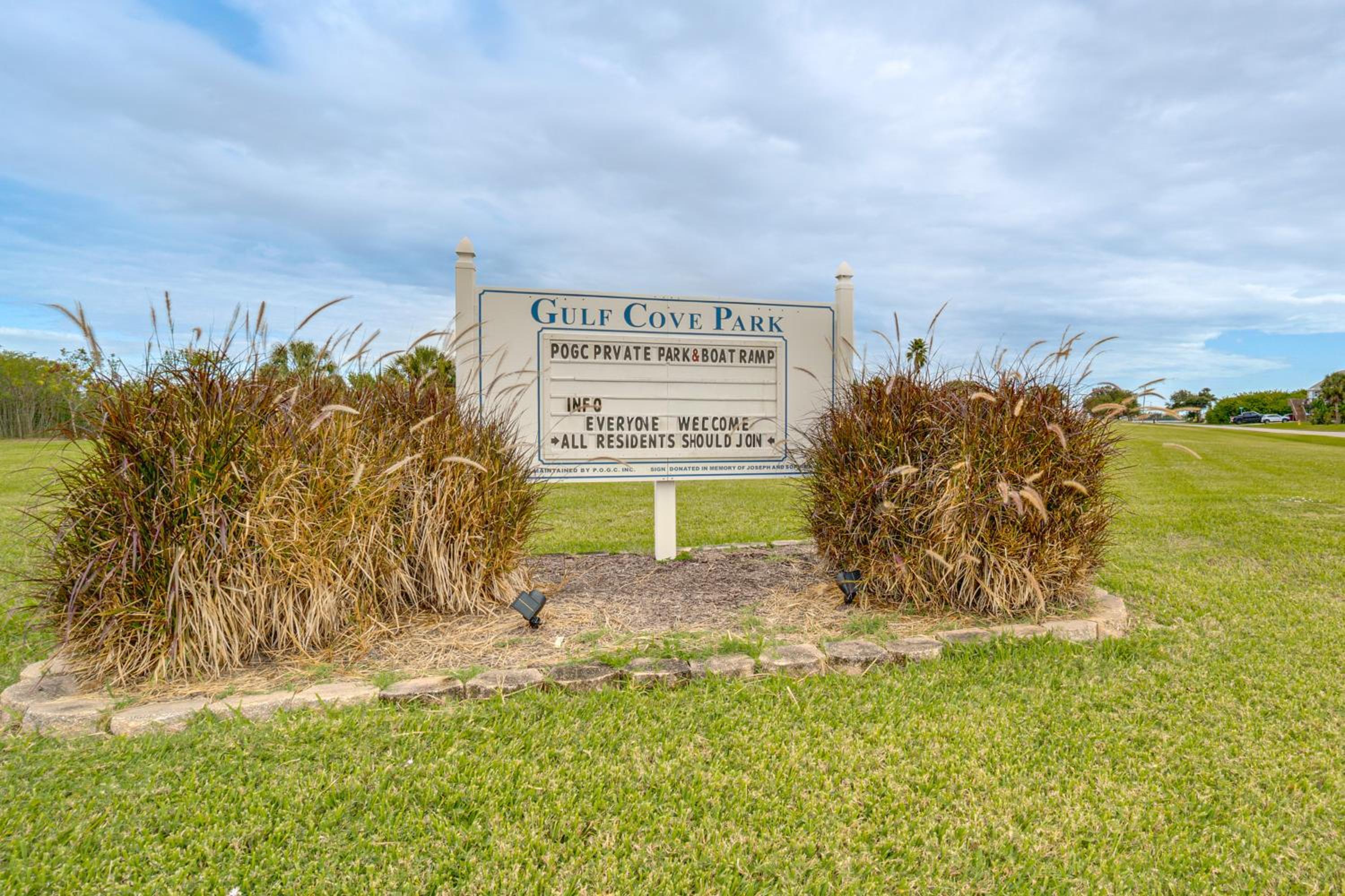 Fish, Swim and Boat Riverfront Port Charlotte Home