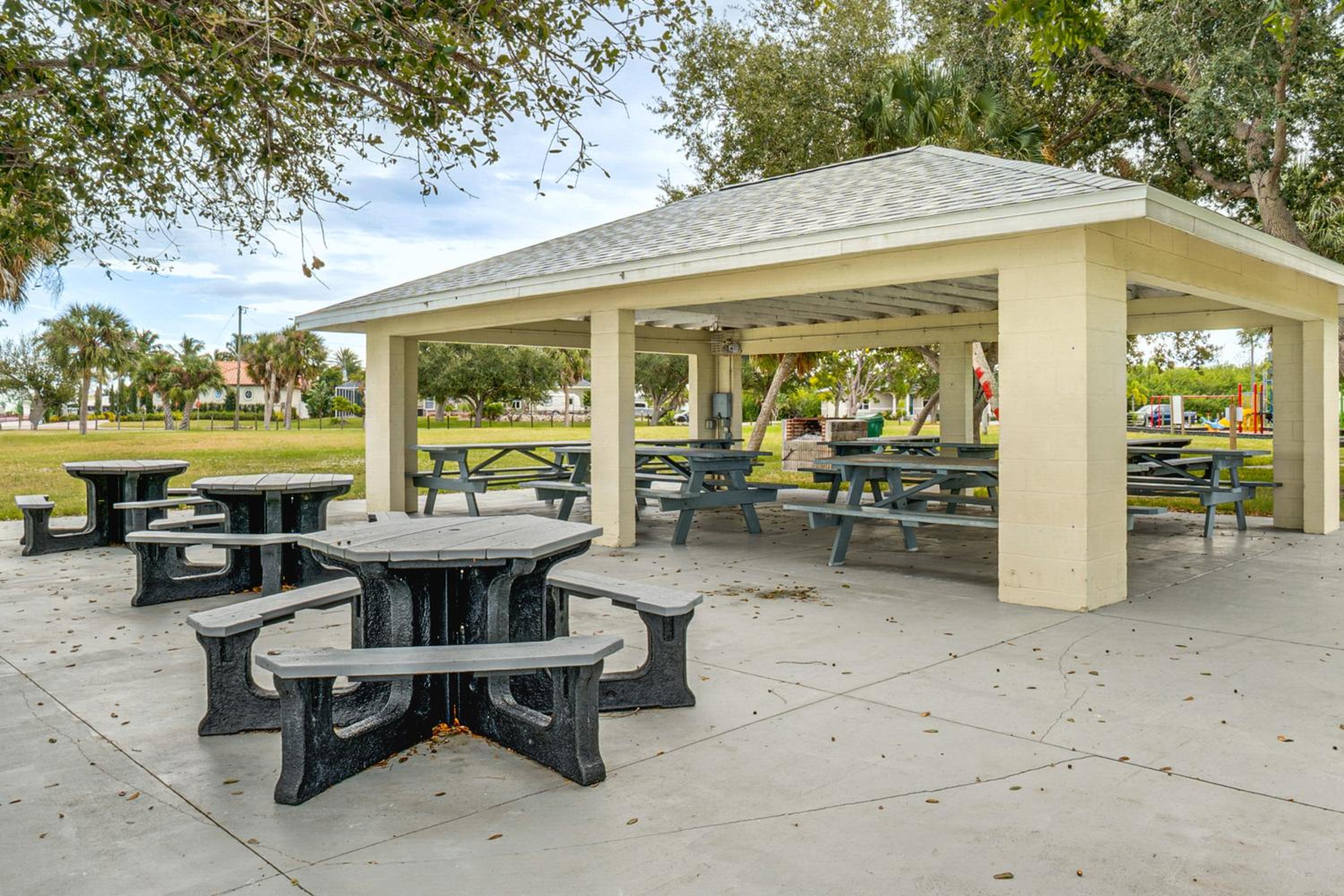 Fish, Swim and Boat Riverfront Port Charlotte Home