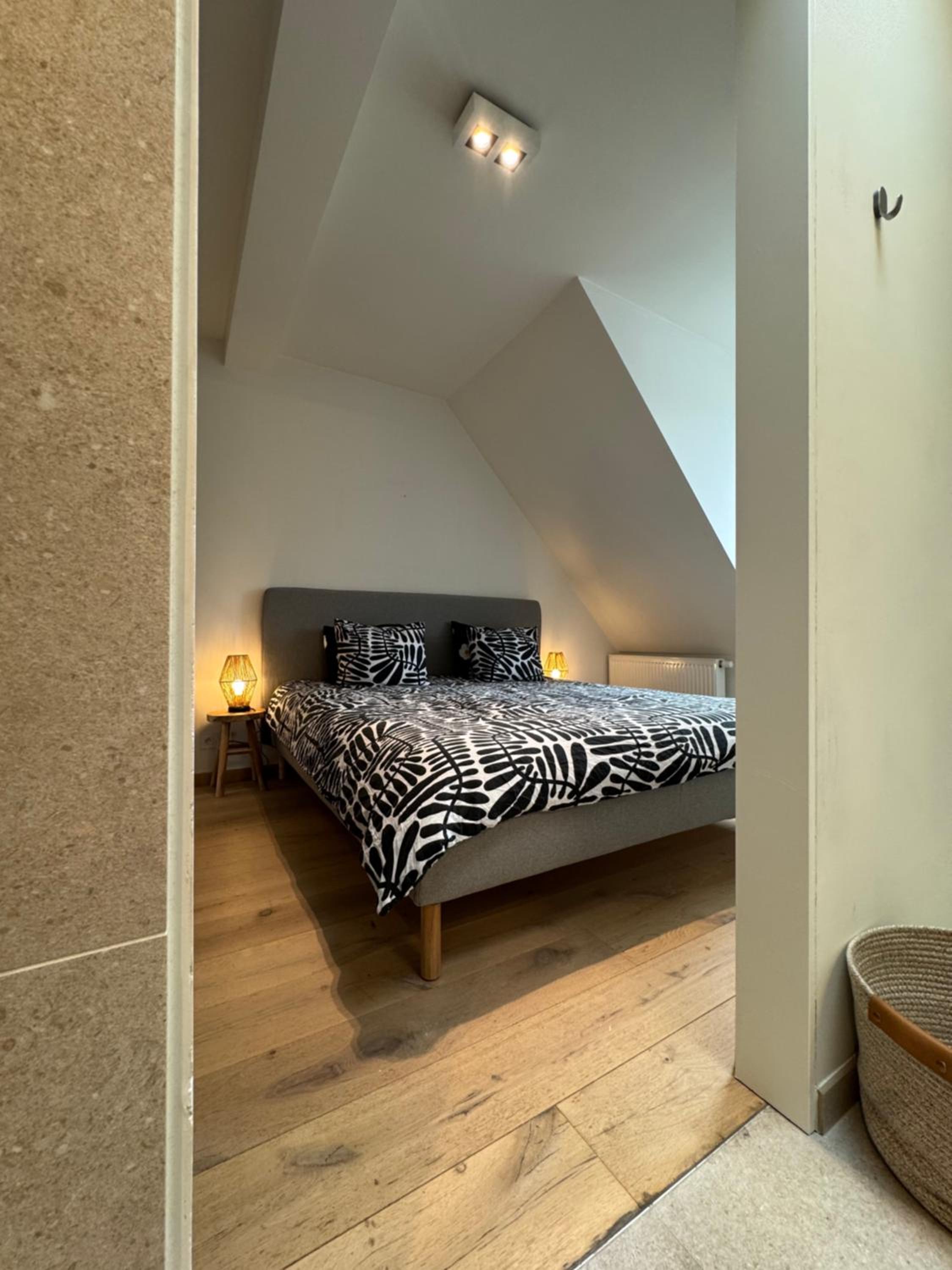 Downtown Spacious Design Duplex 3bedR