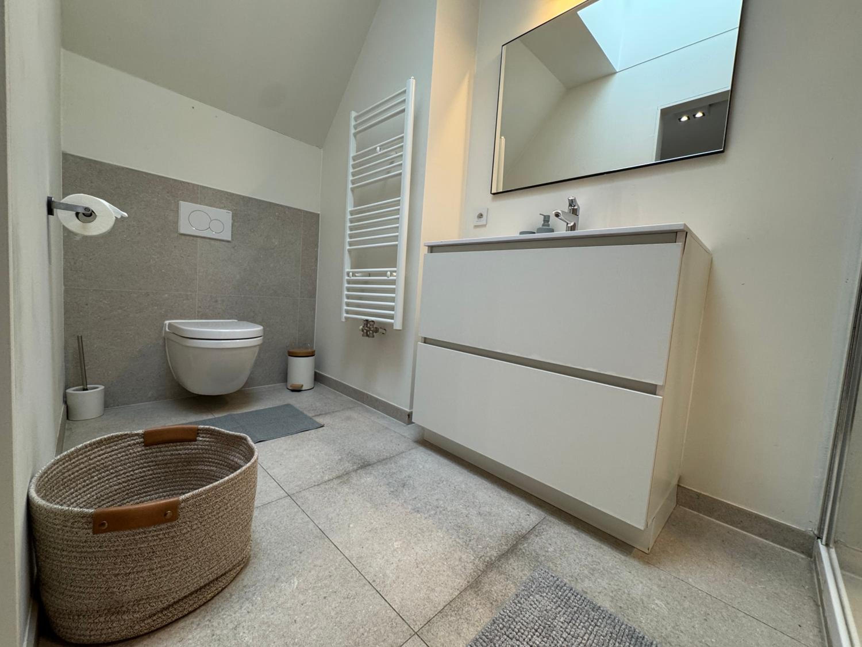 Downtown Spacious Design Duplex 3bedR
