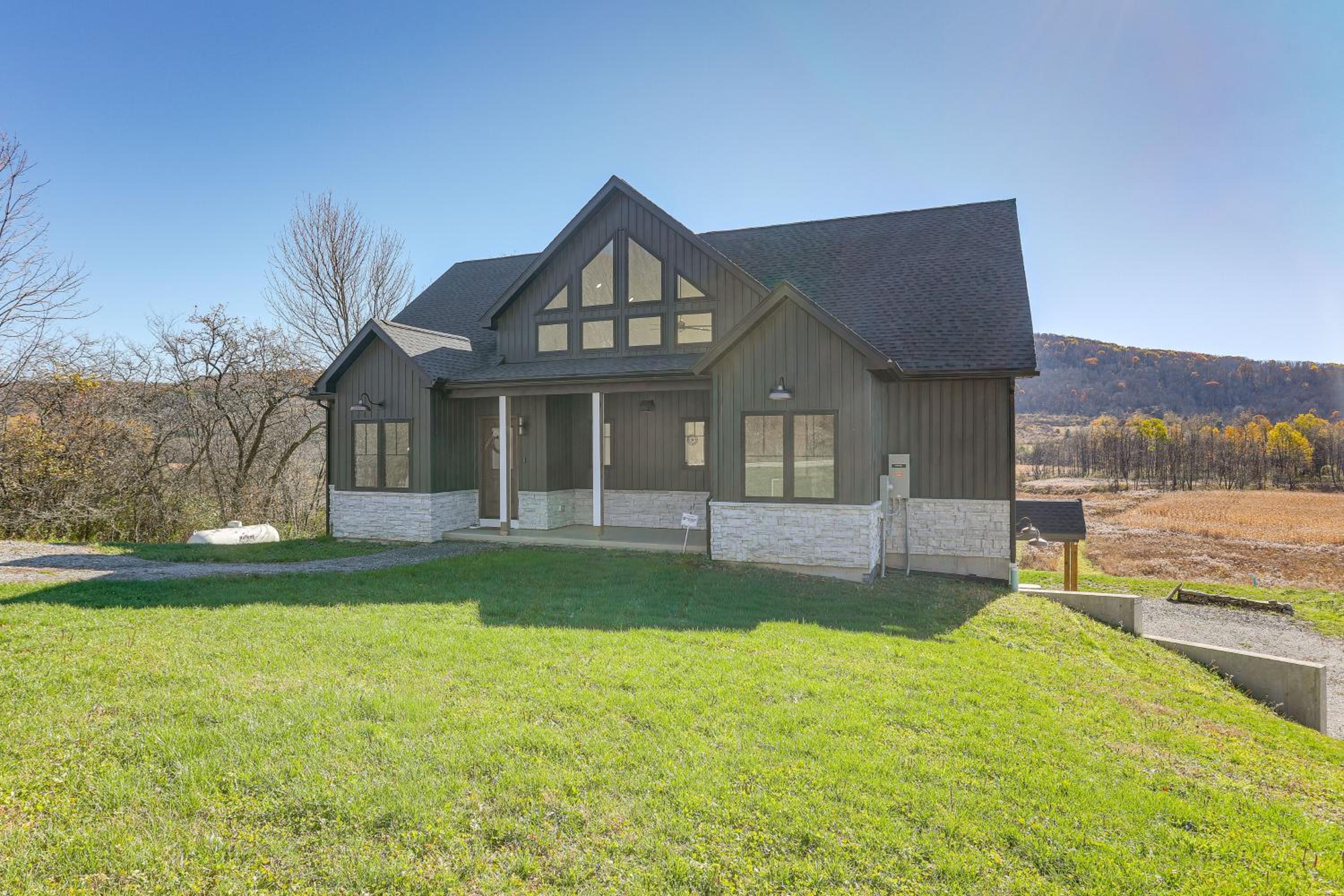 3 Mi to Holiday Valley Mtn-View Home with Hot Tub