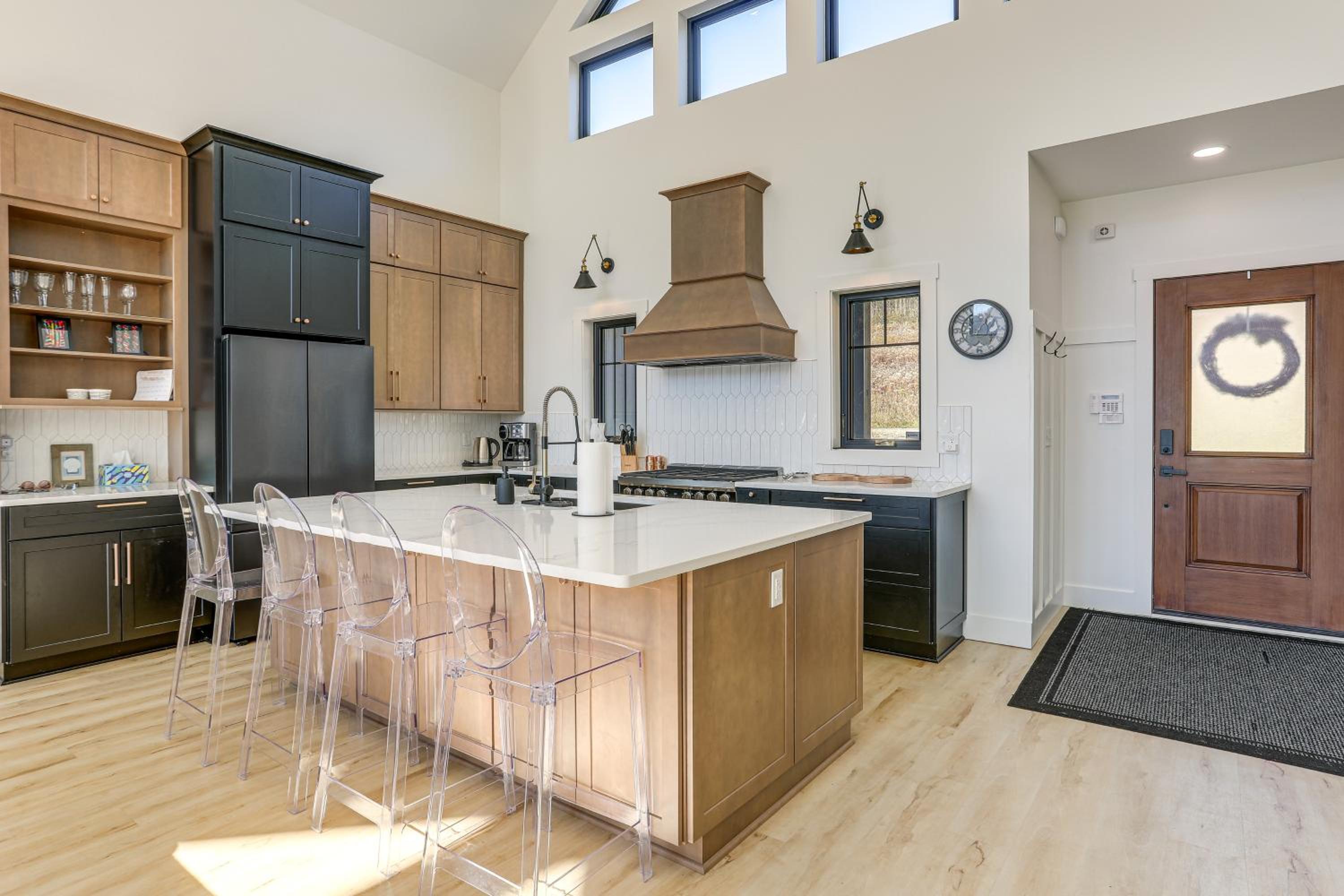 3 Mi to Holiday Valley Mtn-View Home with Hot Tub