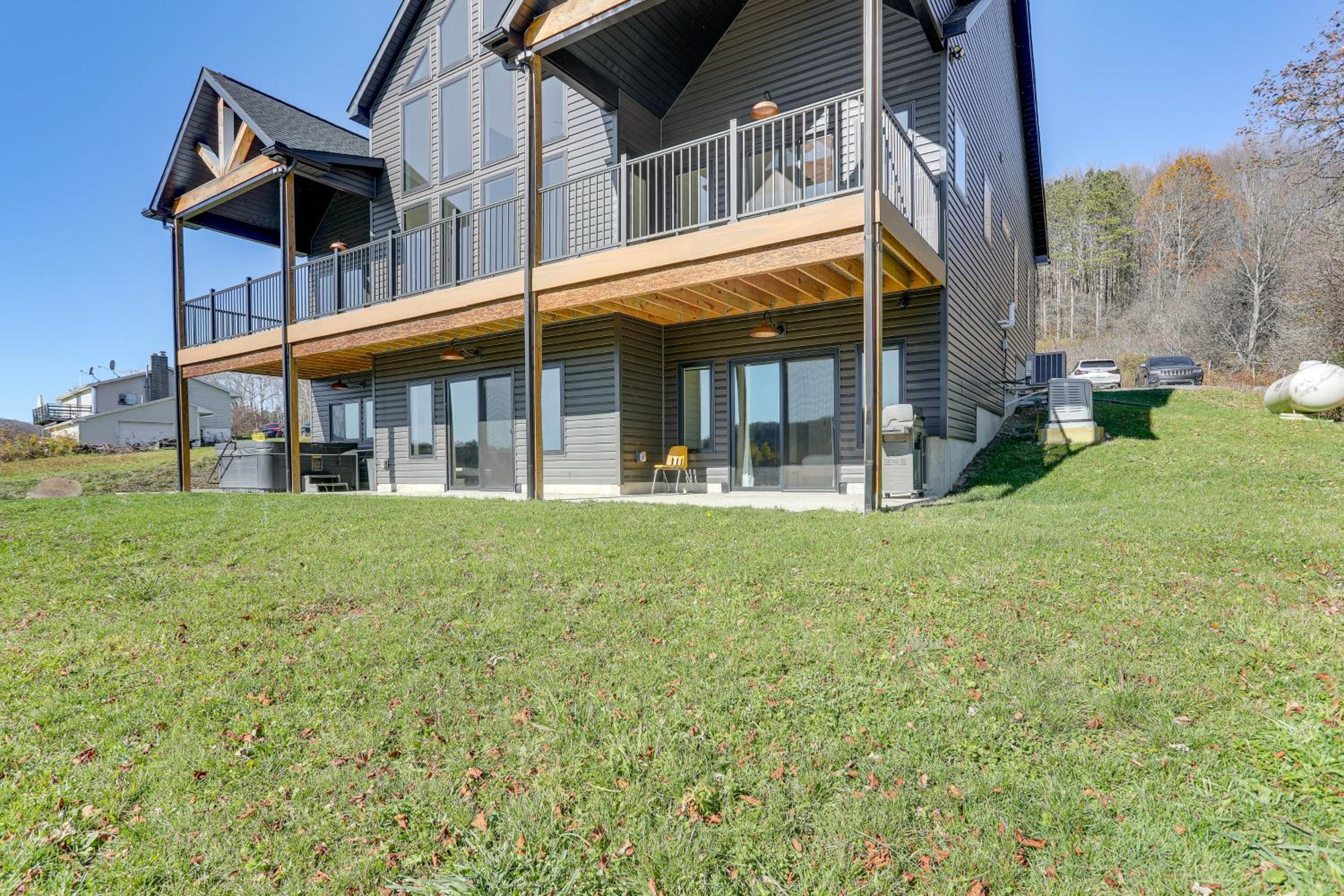 3 Mi to Holiday Valley Mtn-View Home with Hot Tub