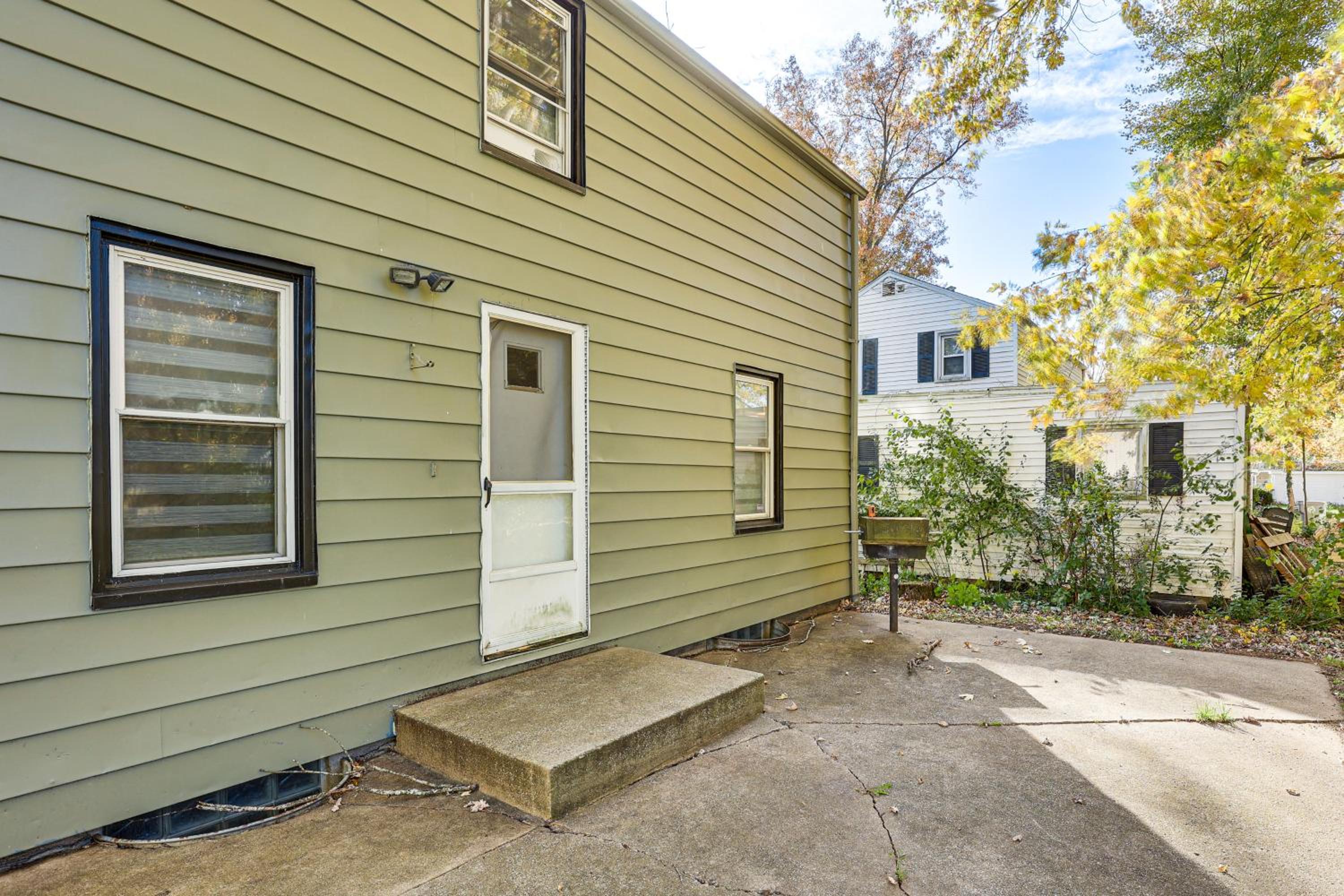 Cozy Home 4 Mi to YSU Campus Penguins Welcome!