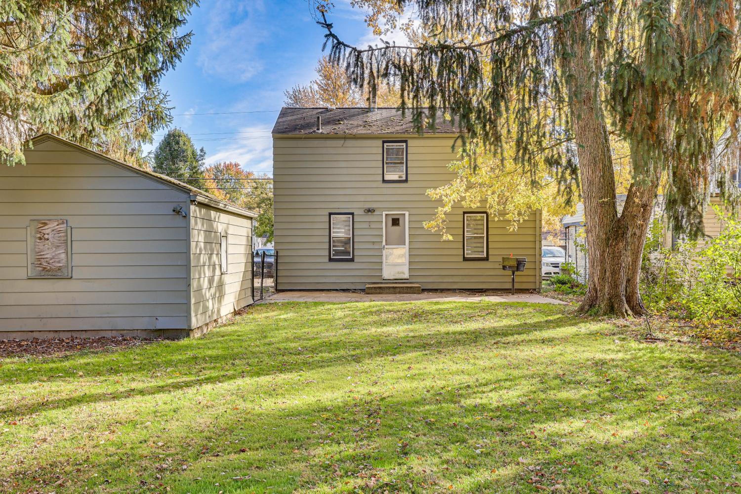 Cozy Home 4 Mi to YSU Campus Penguins Welcome!