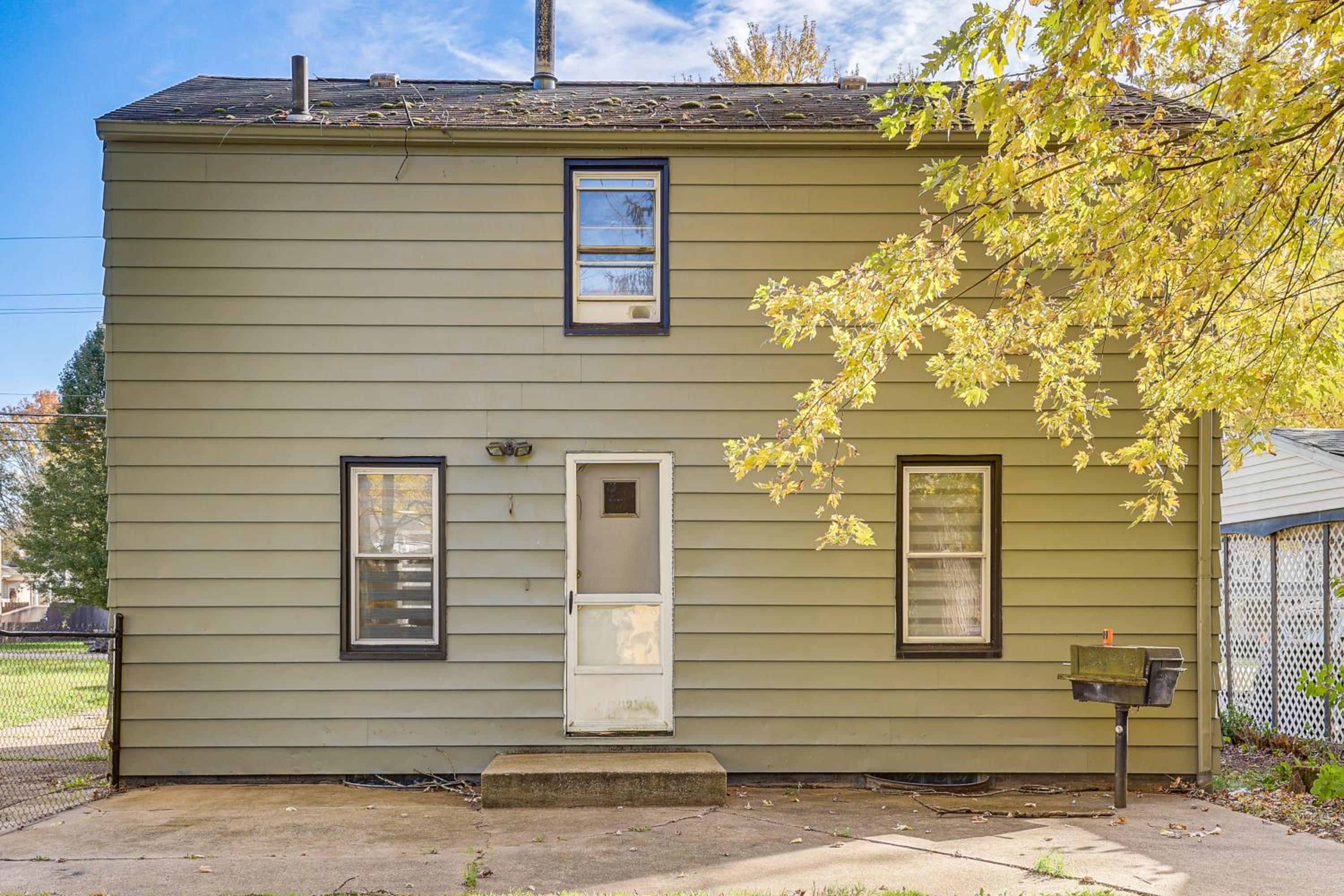 Cozy Home 4 Mi to YSU Campus Penguins Welcome!