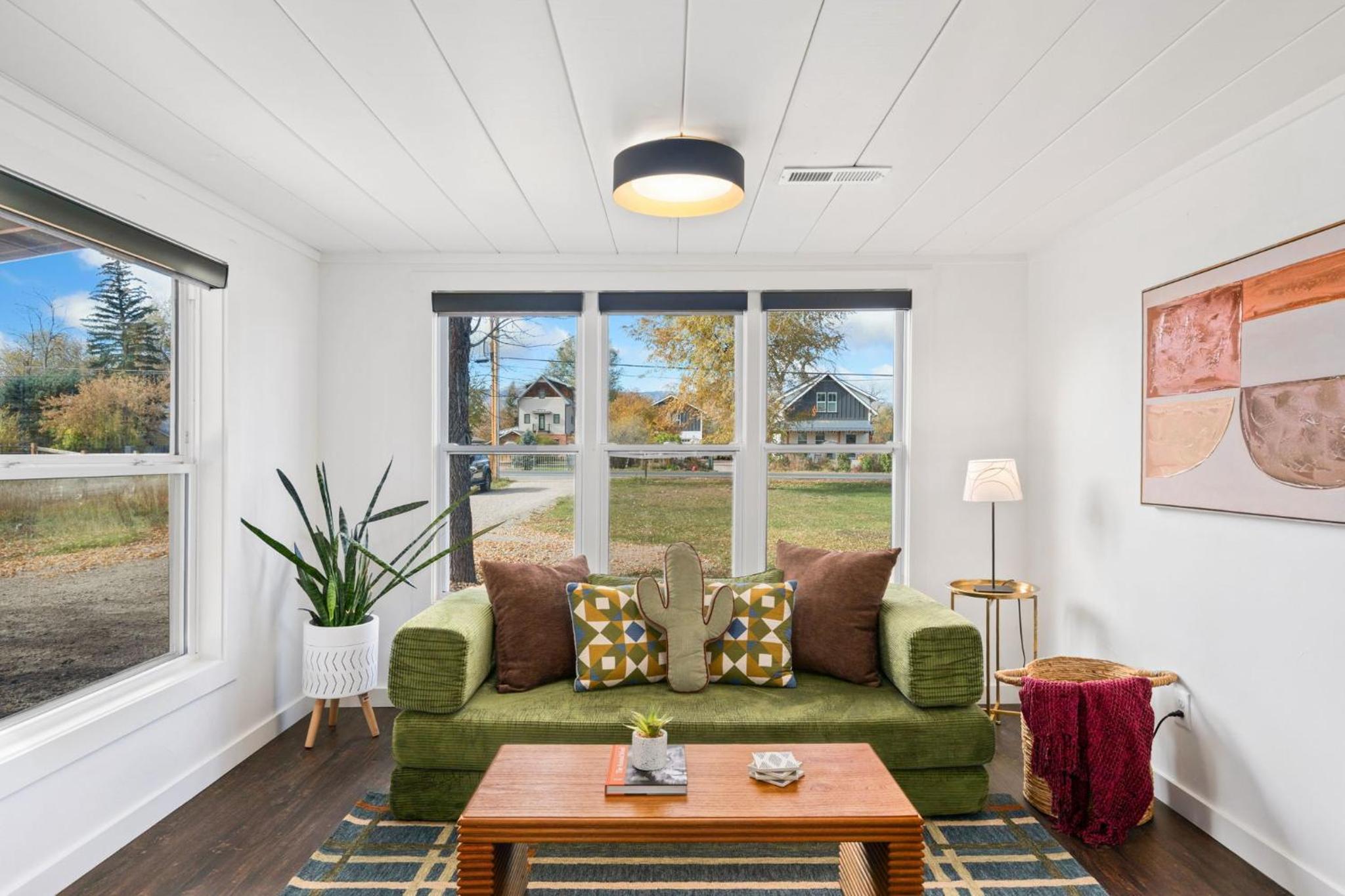 Sunset Haven Dog-friendly Home Near Trails and Lake