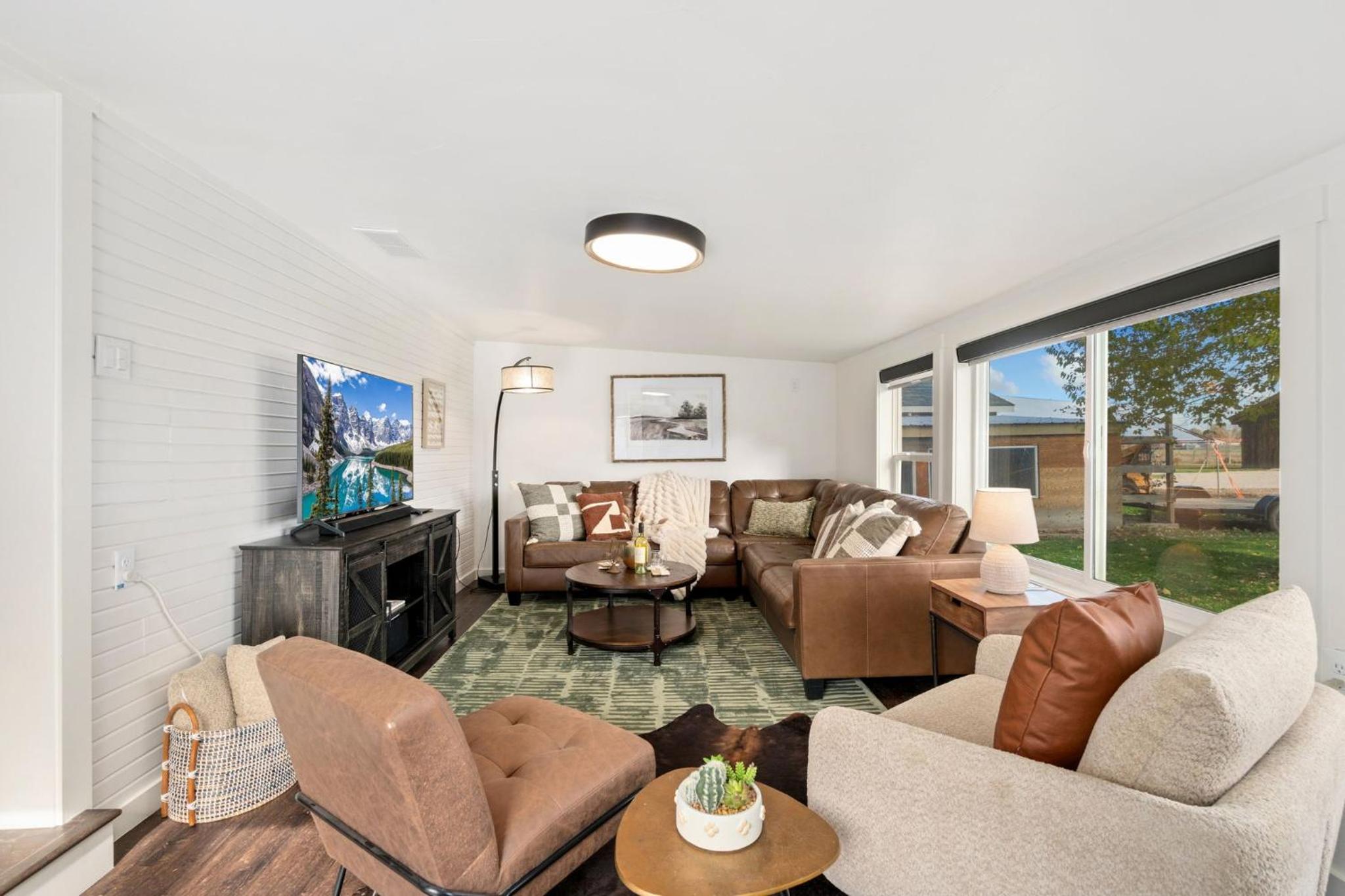 Sunset Haven Dog-friendly Home Near Trails and Lake