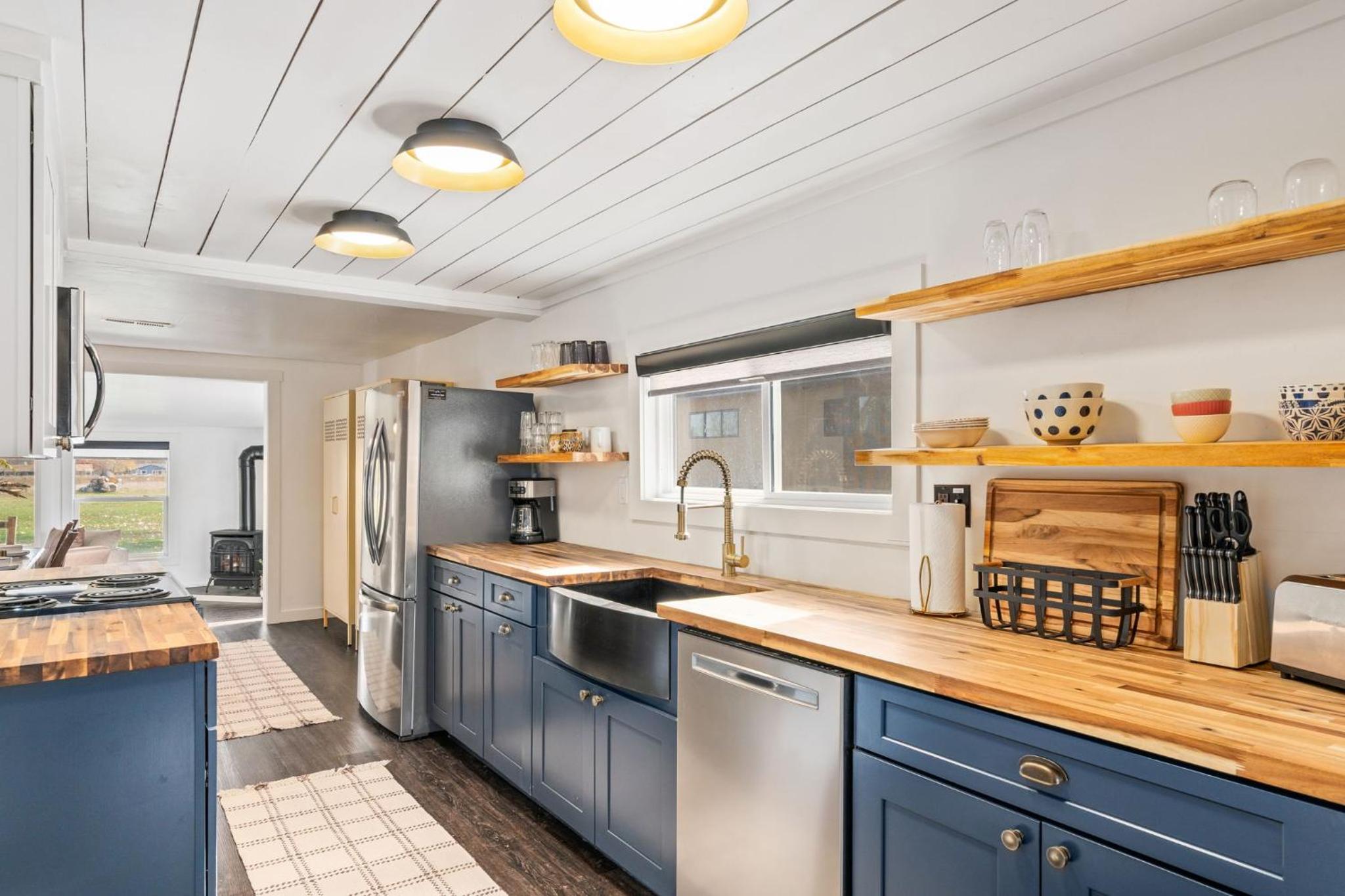 Sunset Haven Dog-friendly Home Near Trails and Lake