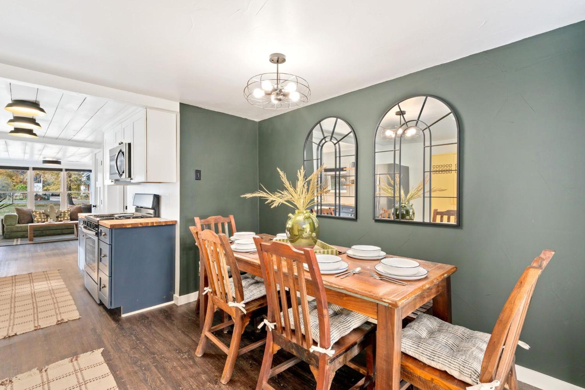 Sunset Haven Dog-friendly Home Near Trails and Lake