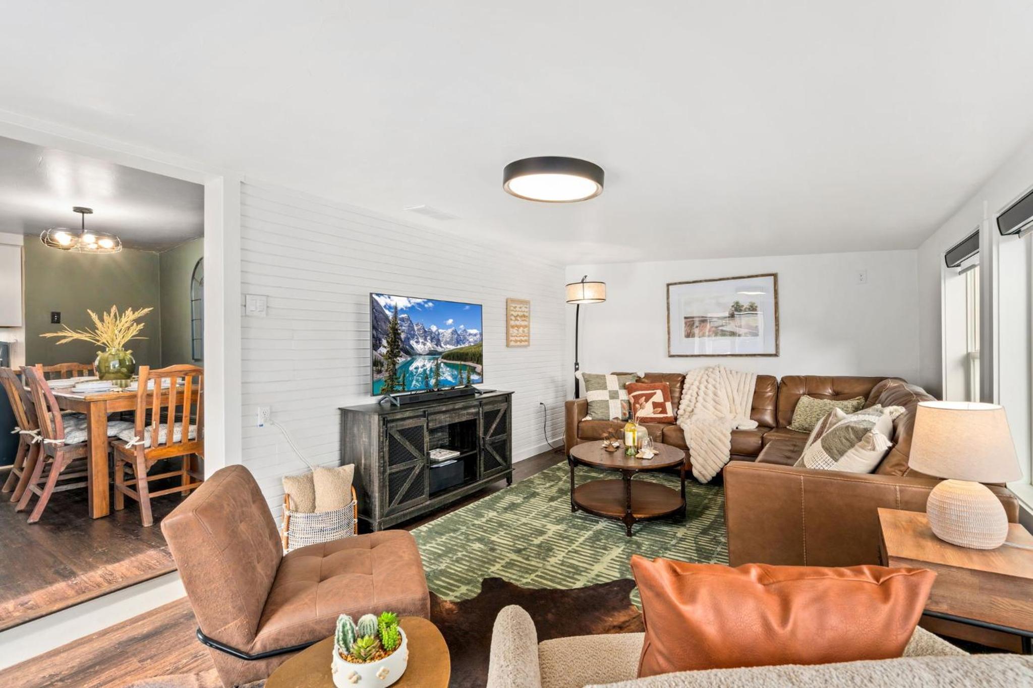Sunset Haven Dog-friendly Home Near Trails and Lake