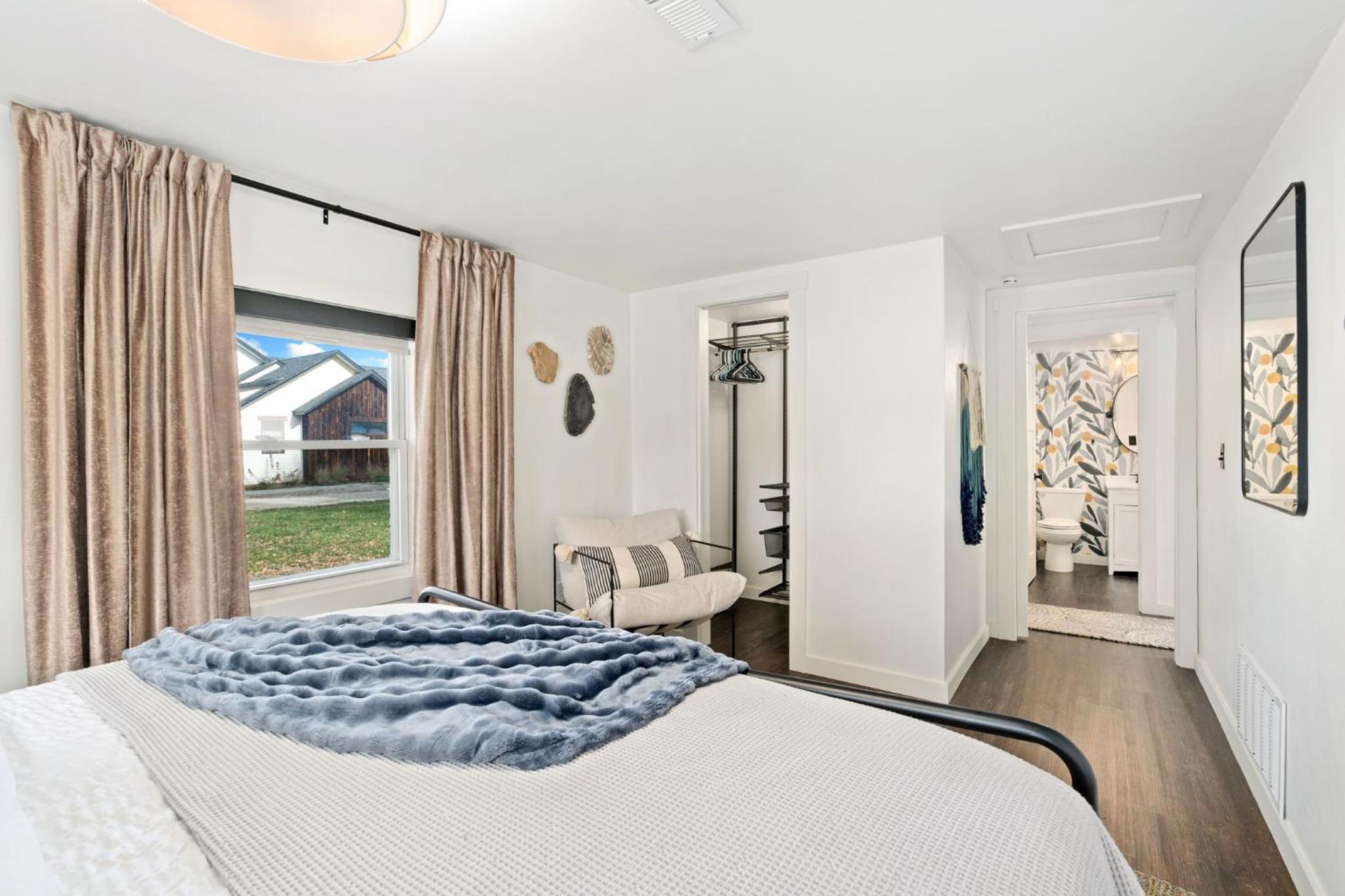 Sunset Haven Dog-friendly Home Near Trails and Lake