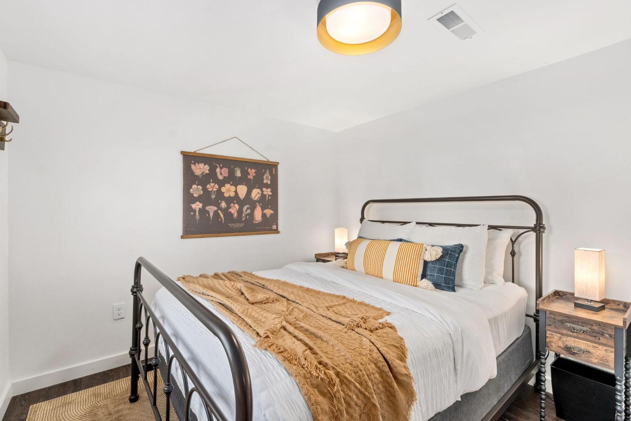 Sunset Haven Dog-friendly Home Near Trails and Lake